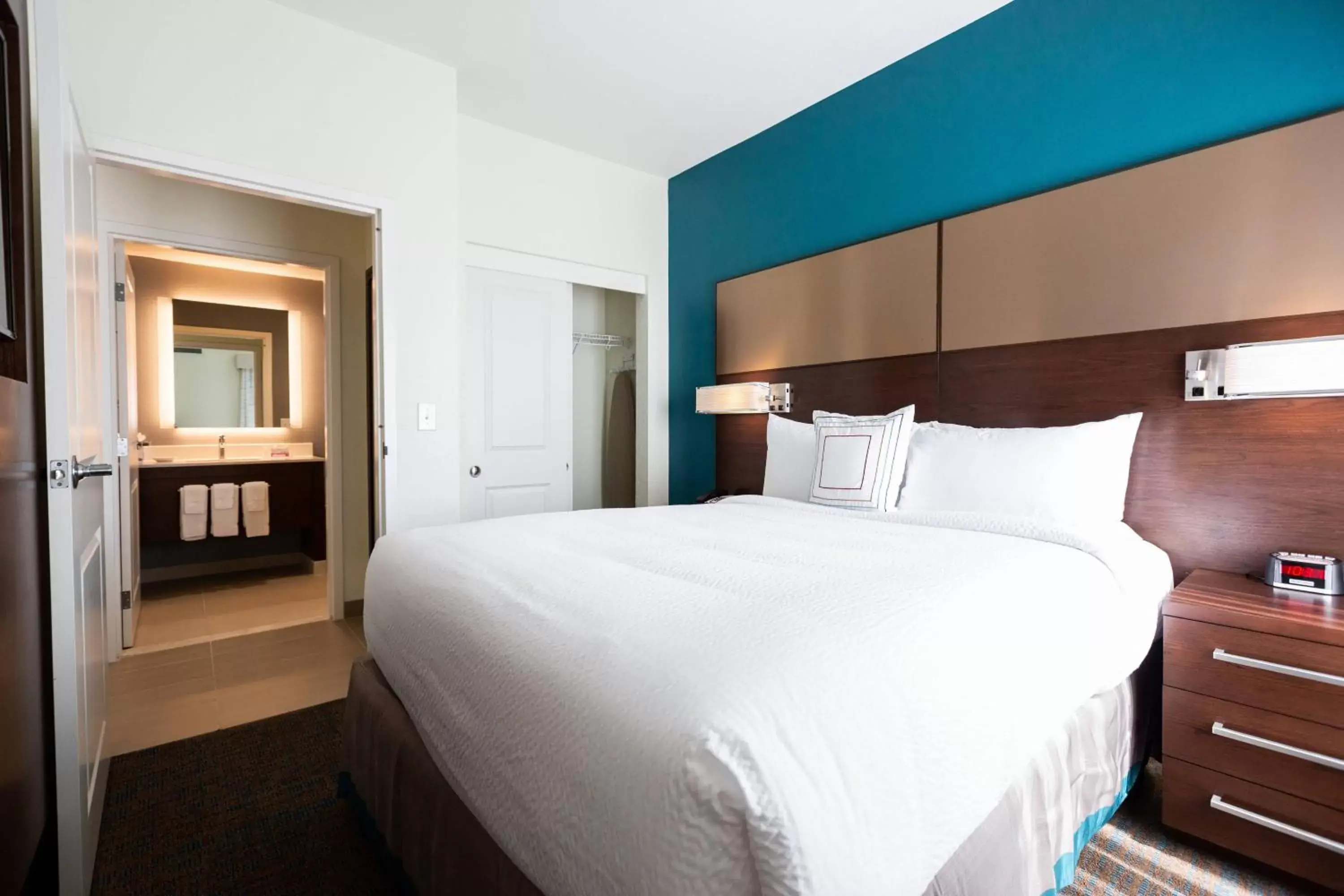 Bedroom, Bed in Residence Inn by Marriott Oklahoma City Airport