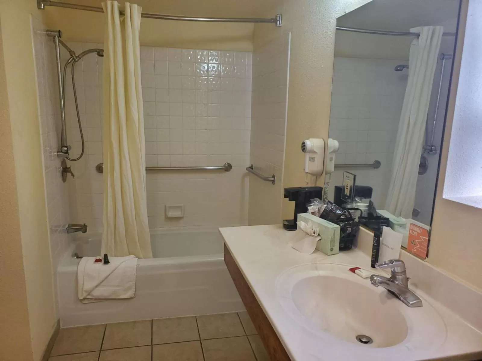 Bathroom in Mission Inn San Luis Obispo