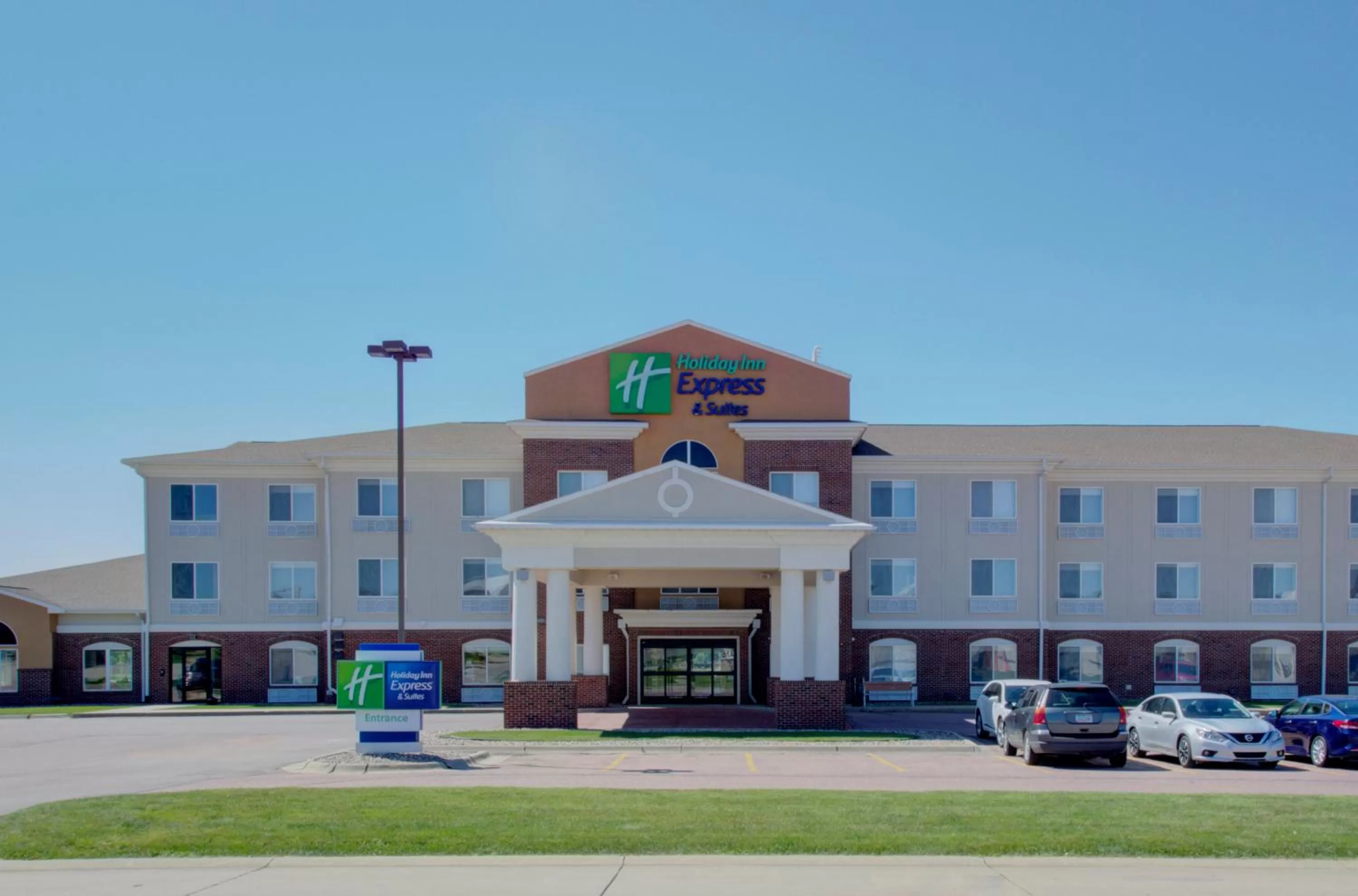 Property building in Holiday Inn Express & Suites Le Mars by IHG