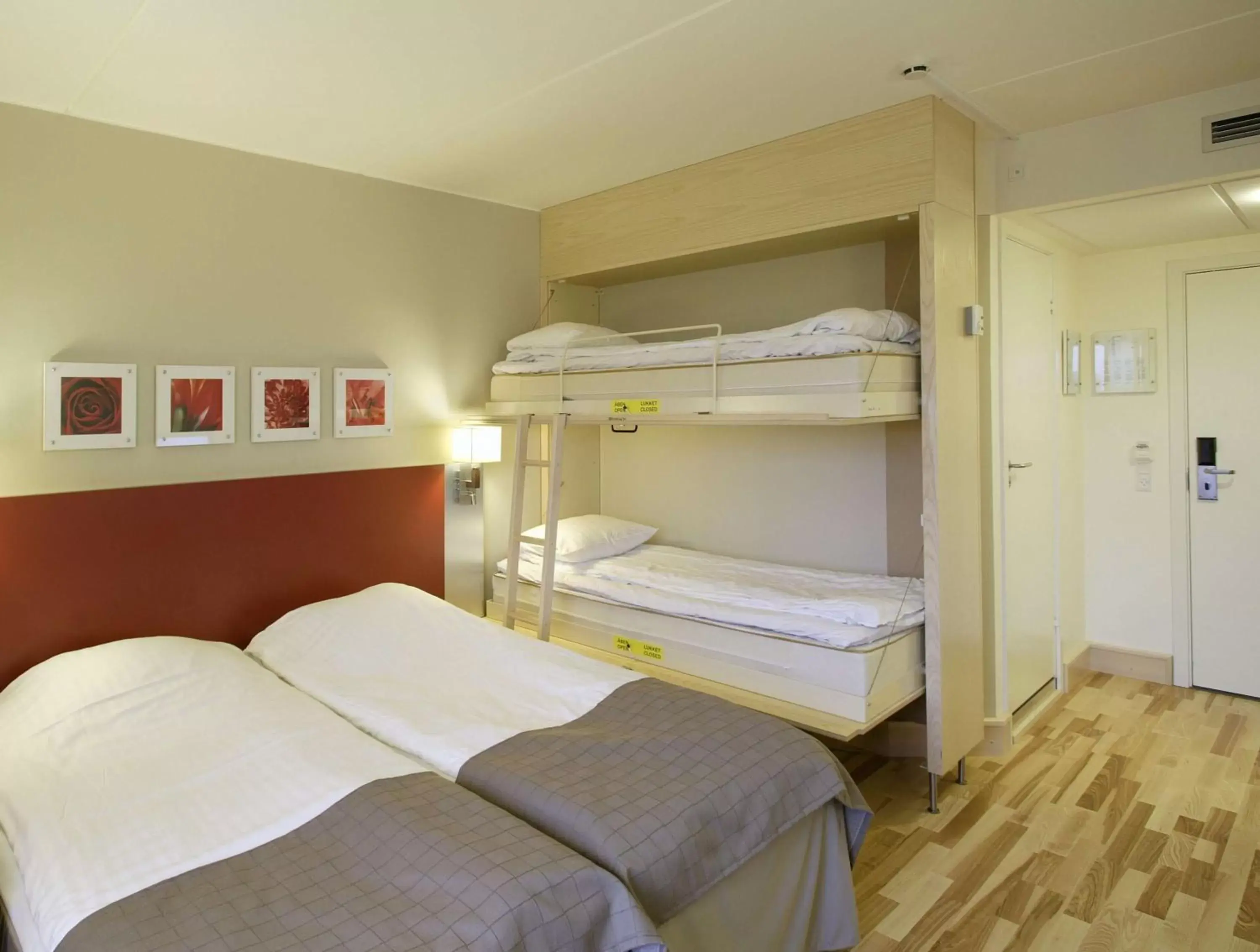 Photo of the whole room, Bunk Bed in Scandic Kolding