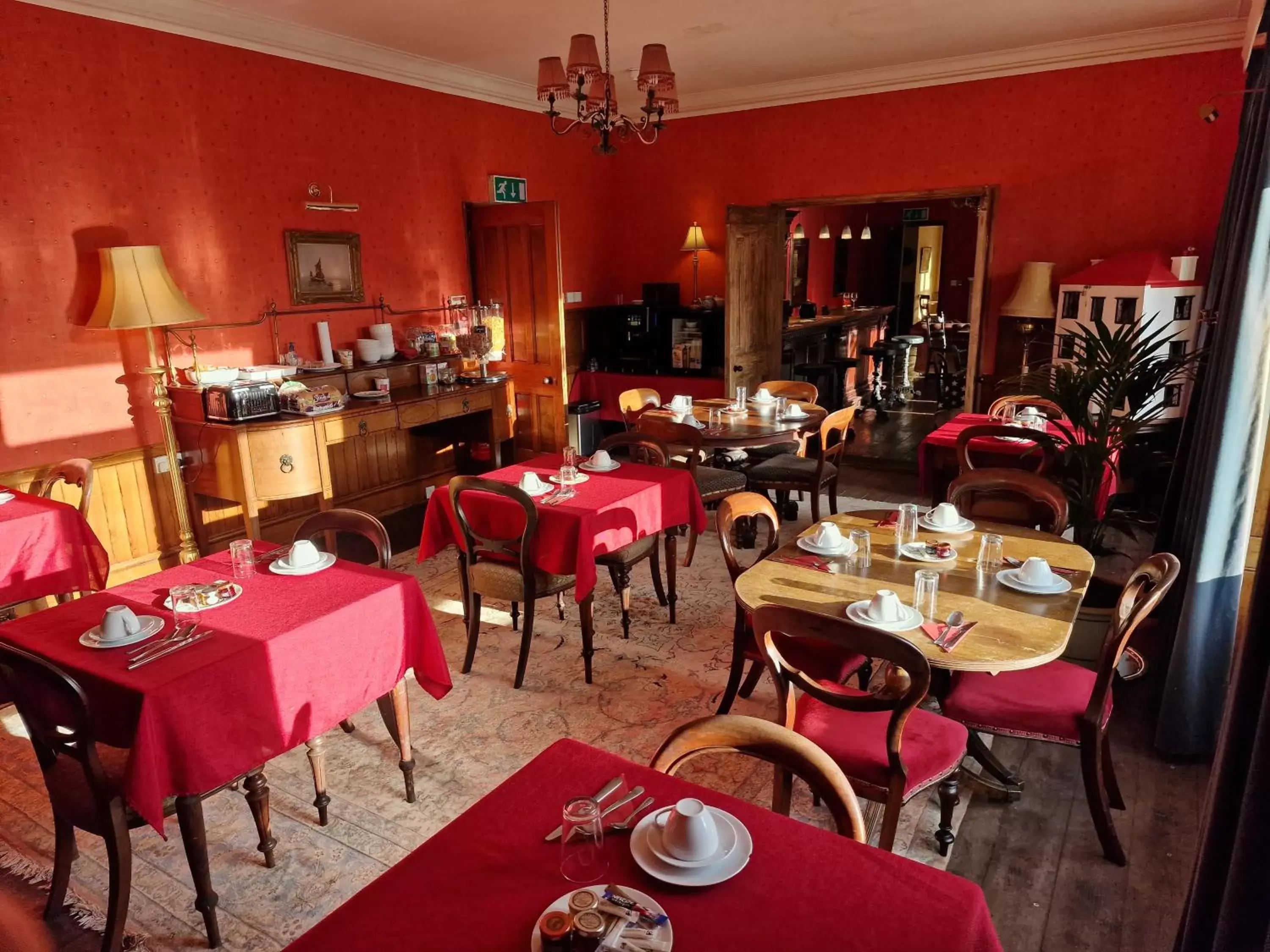 Restaurant/Places to Eat in Cambus O' May Hotel