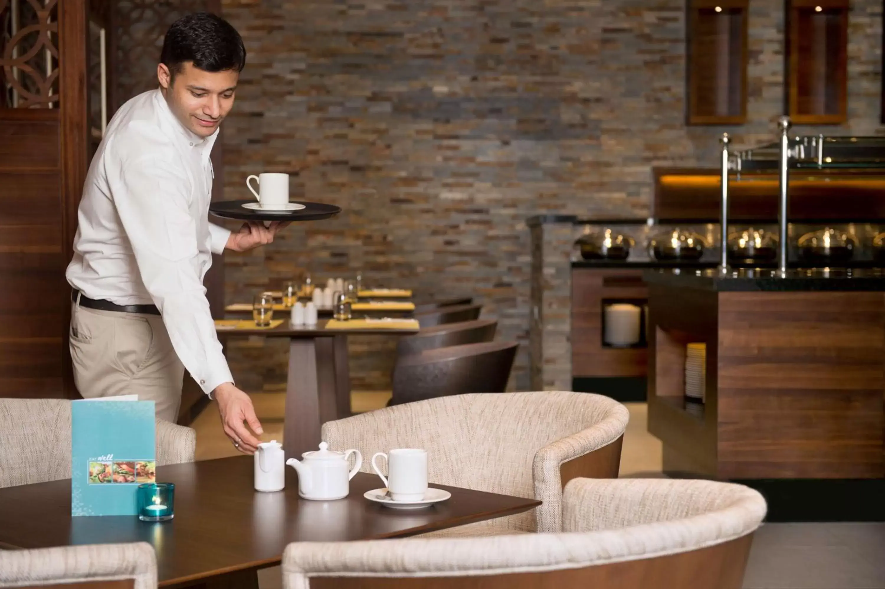 Restaurant/Places to Eat in Hilton Garden Inn Dubai Al Muraqabat - Deira
