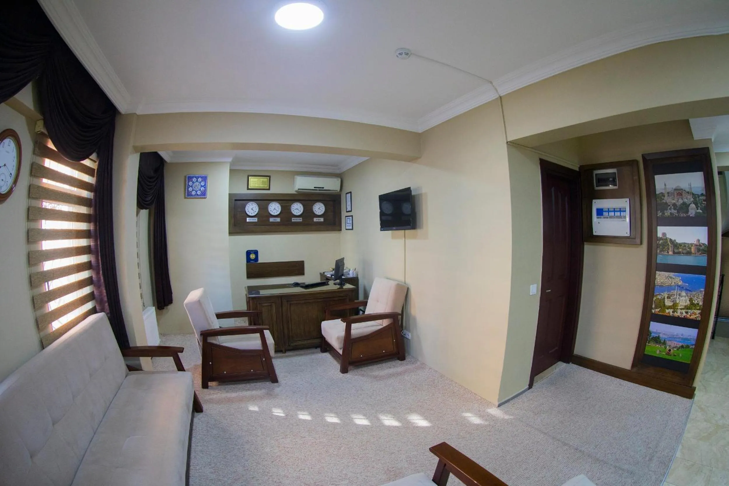 Lobby or reception in Ramparts Hotel