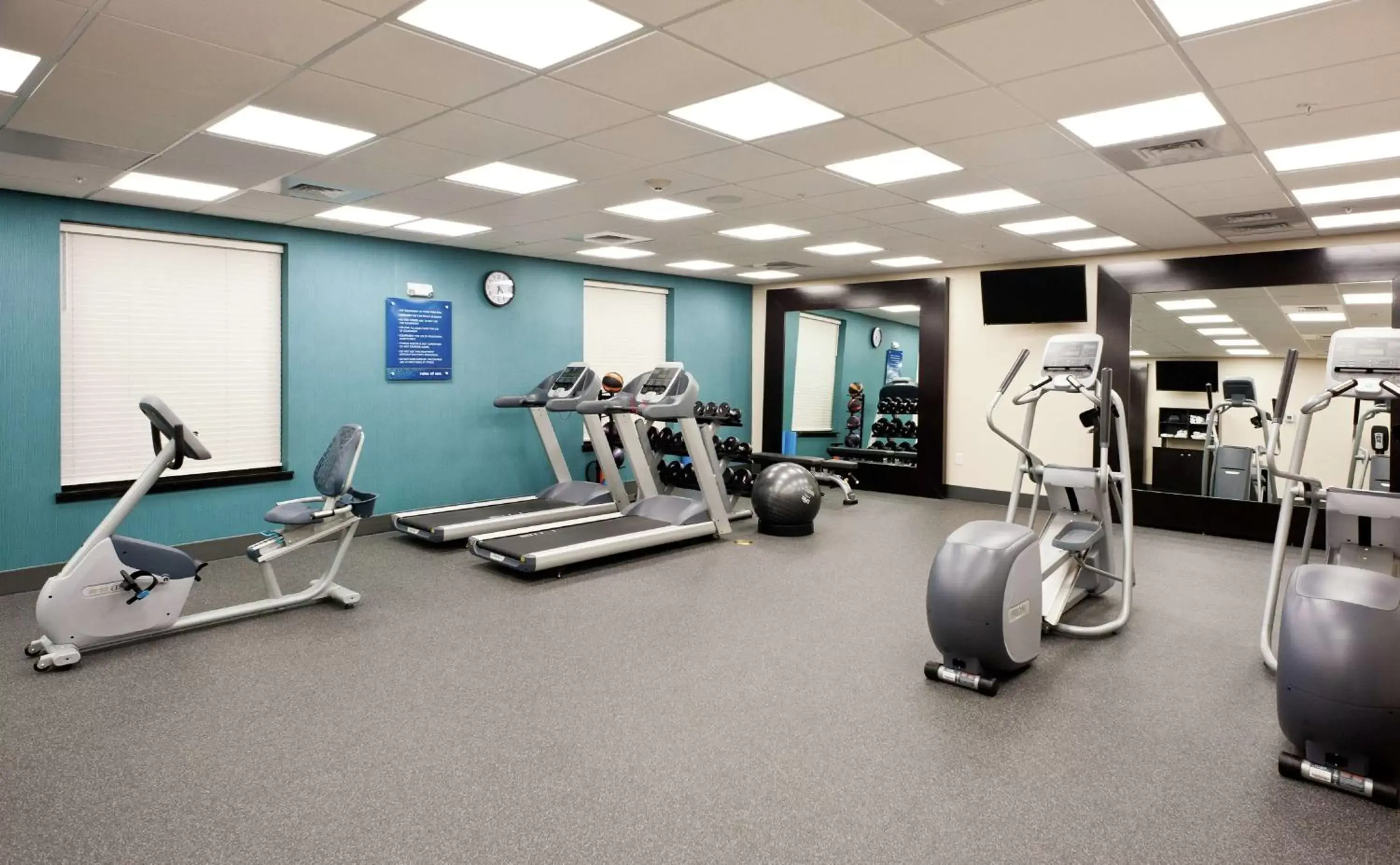 Fitness centre/facilities in Hampton Inn & Suites Ridgeland Fitness centre/facilities in Hampton Inn & Suites Ridgeland