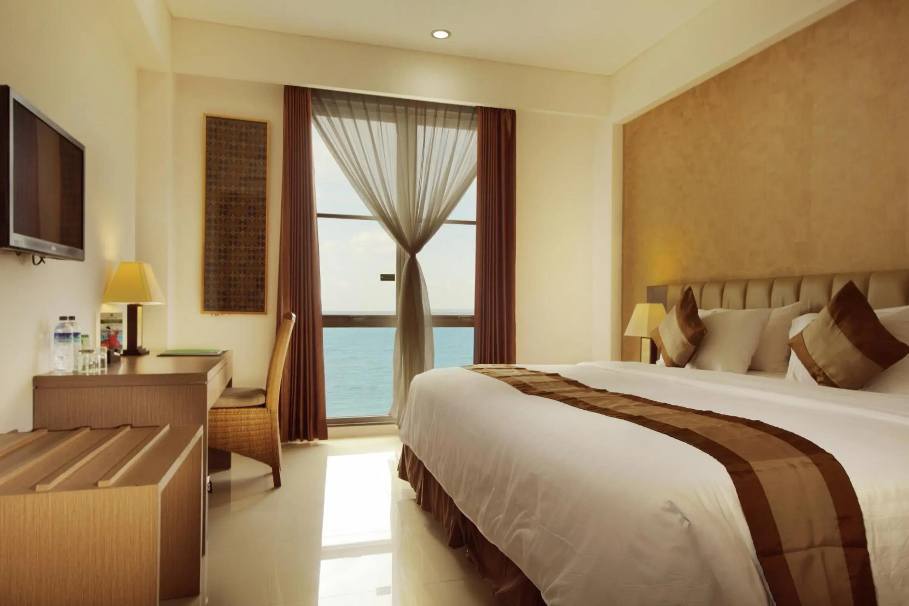 Photo of the whole room, Bed in Hotel on The Rock Photo of the whole room, Bed in Hotel on The Rock