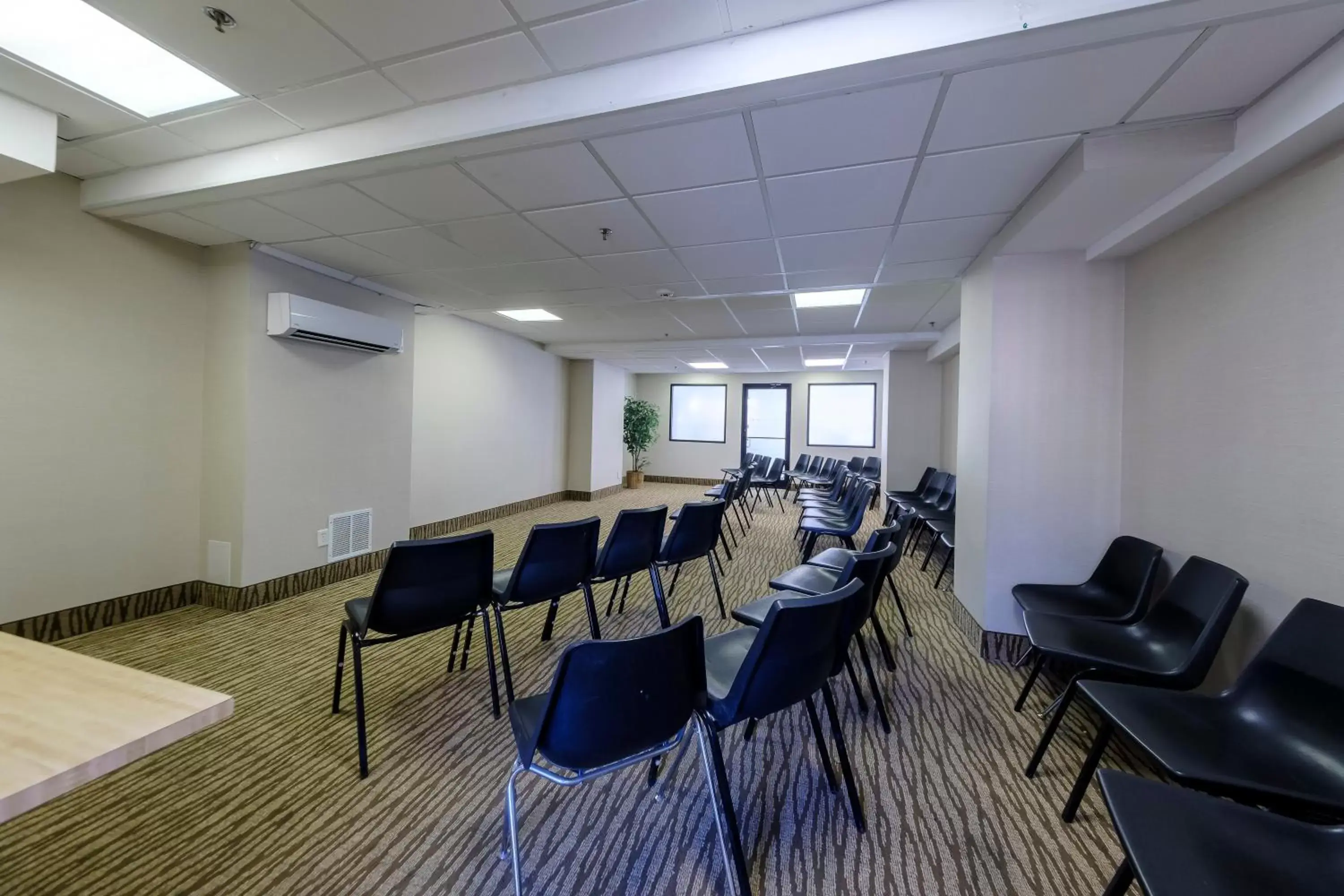 Meeting/conference room in Red Roof Inn & Suites Newburgh - Stewart Airport