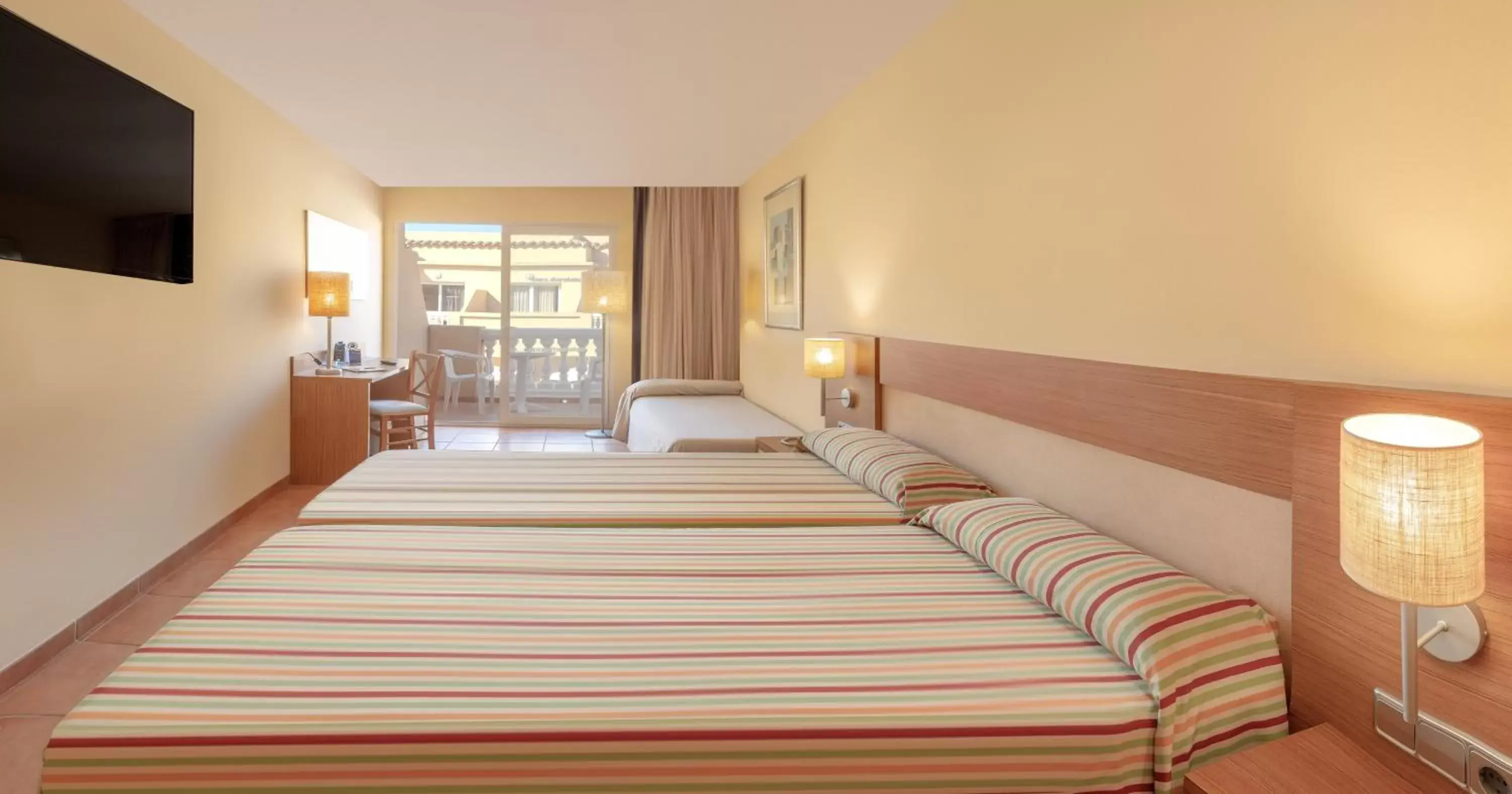 Double Room with Terrace in Hotel RH Casablanca Suites