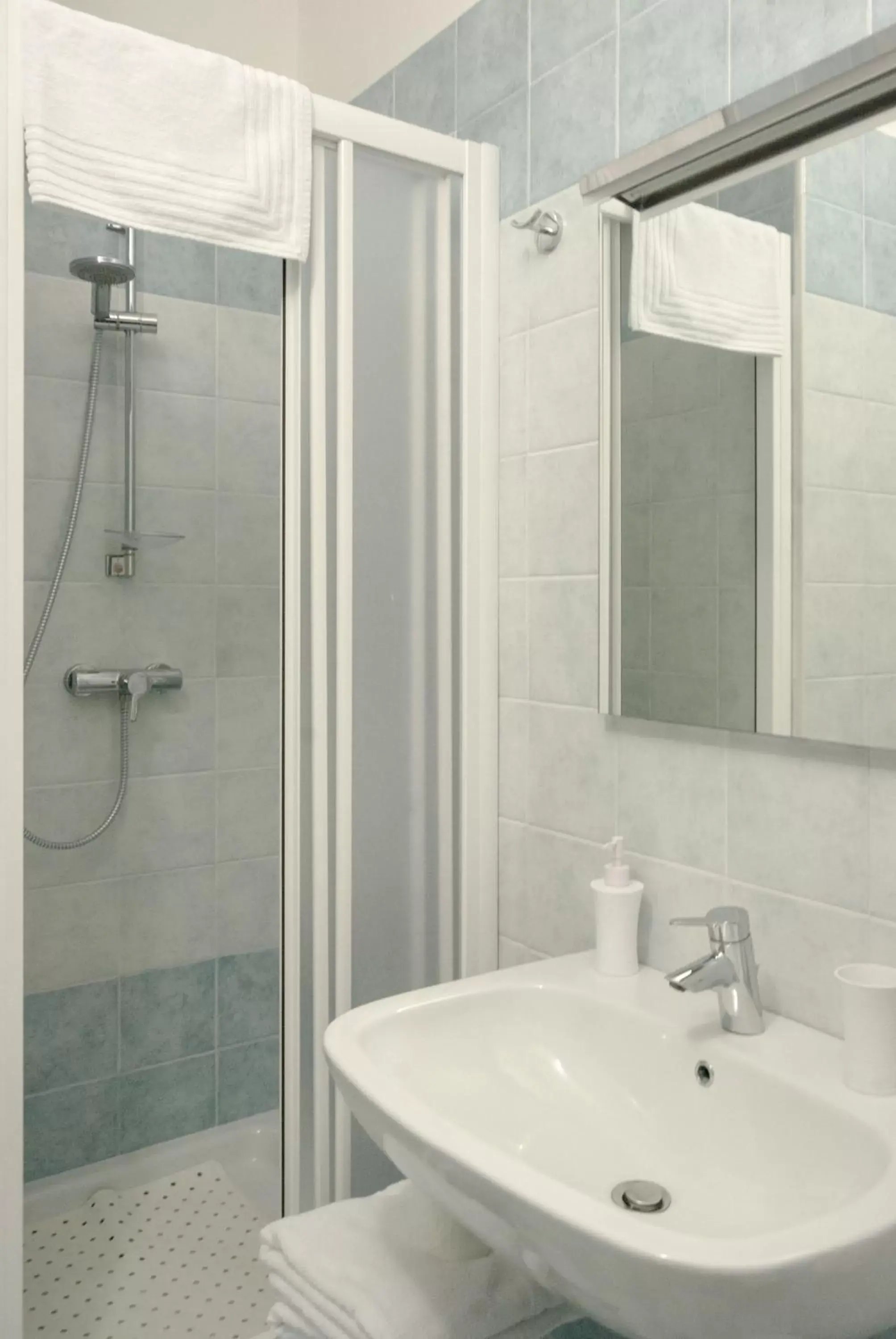 Shower, Bathroom in Il Tacco Dello Stivale