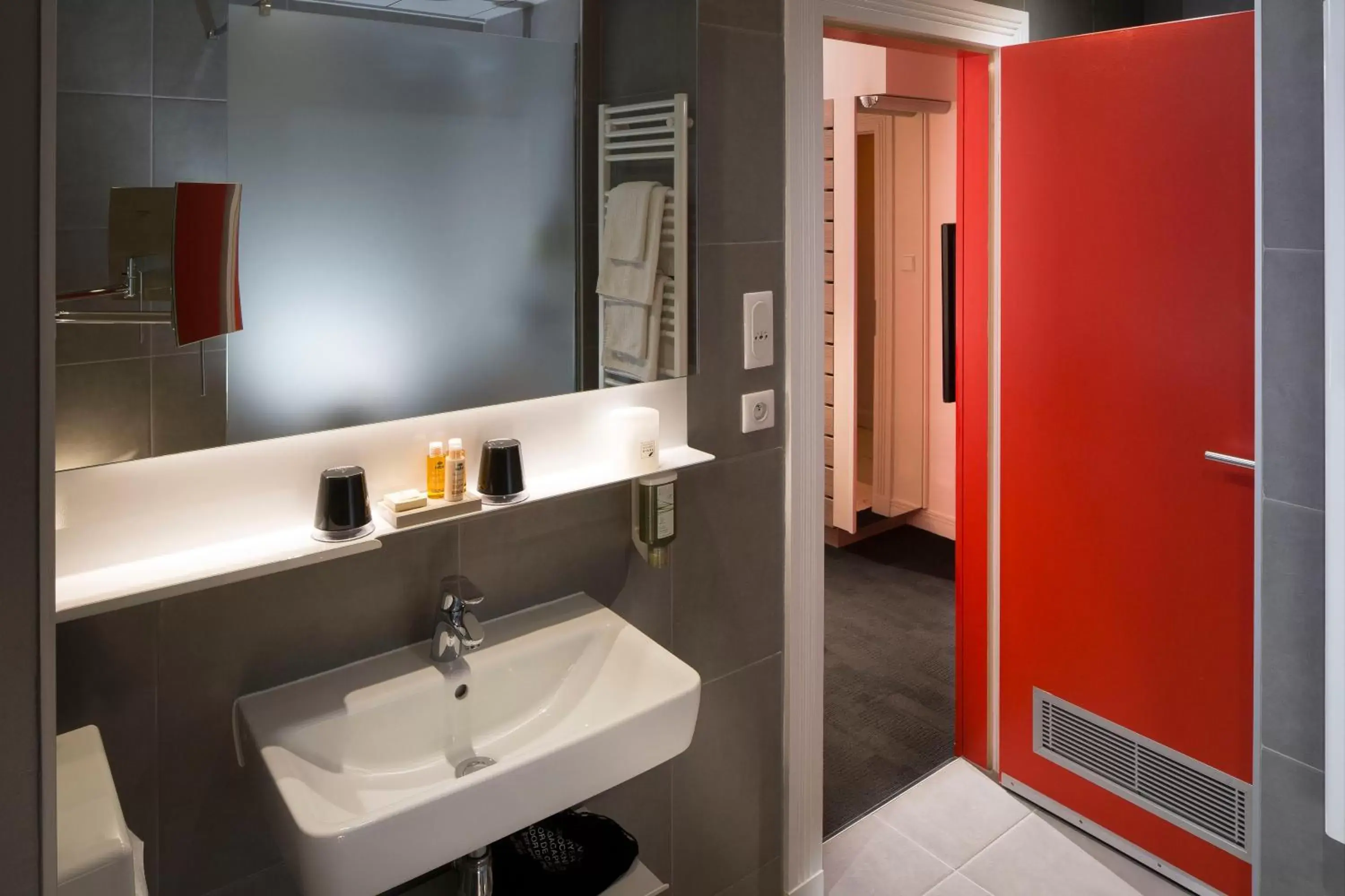 Bathroom in Hôtel Gutenberg