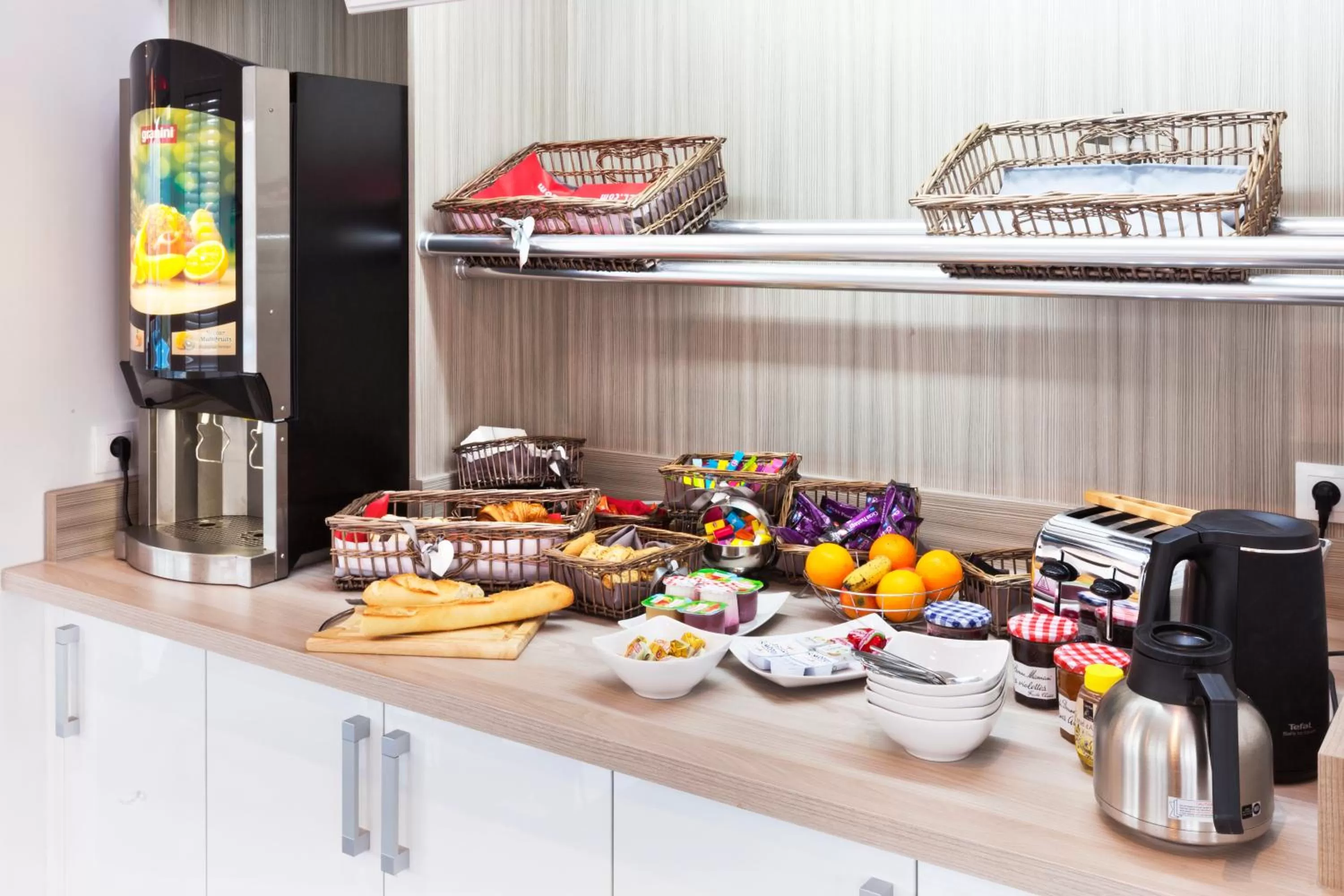 Coffee/tea facilities in The Originals City, Marne-la-Vallée Est, Meaux ,GLASSY HOTEL