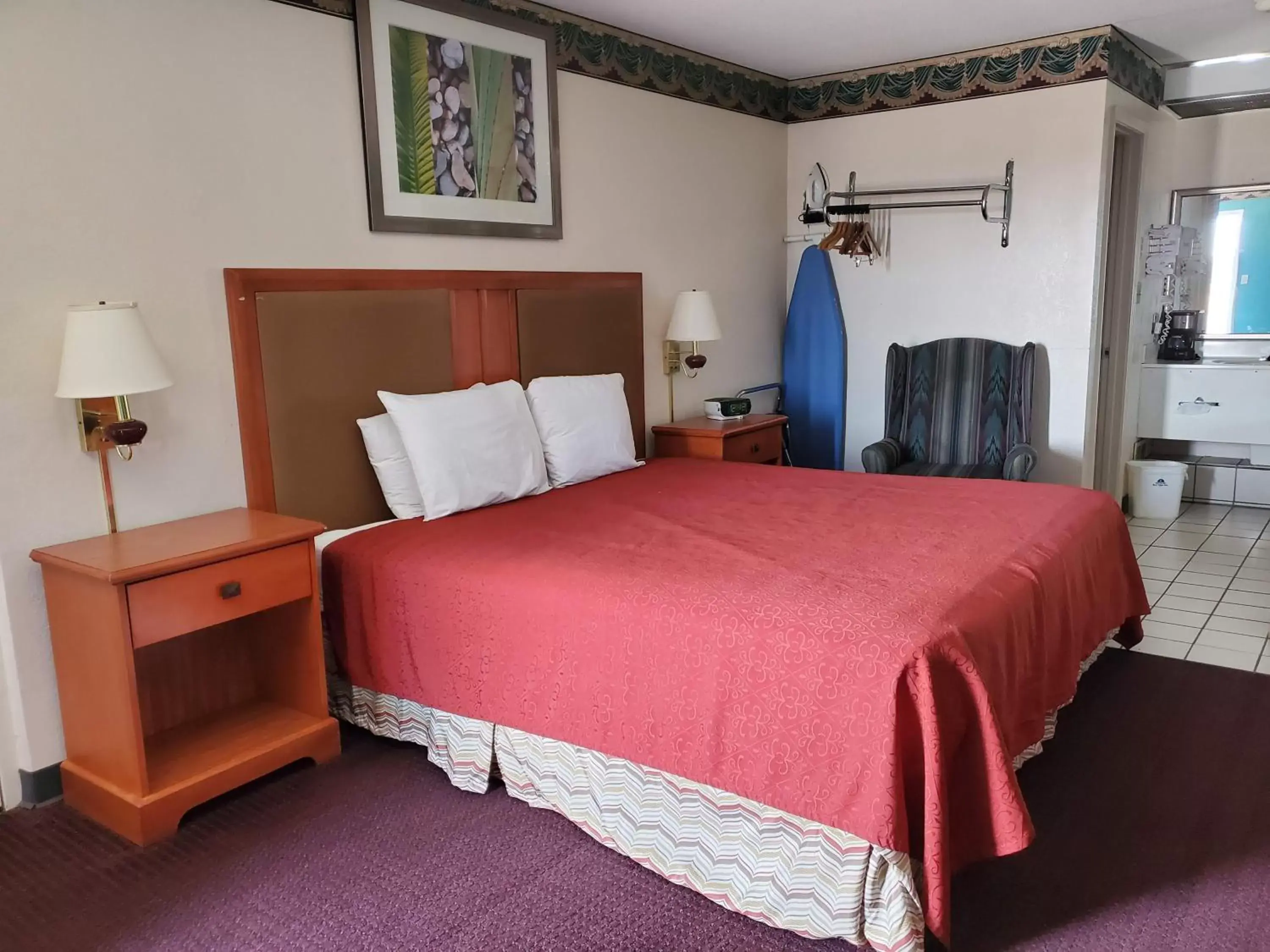 Bed in Americas Best Value Inn Wildersville