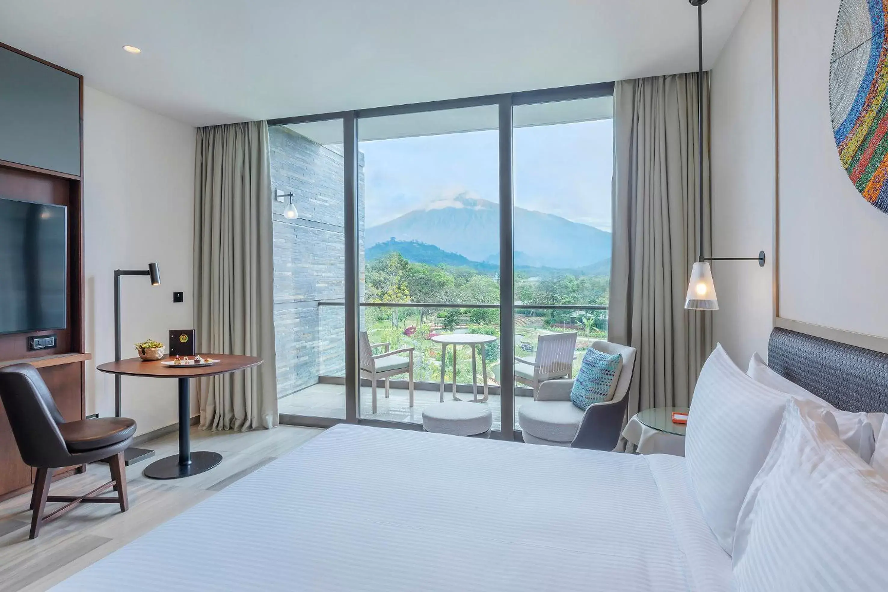 Bed, Mountain View in Gran Melia Arusha