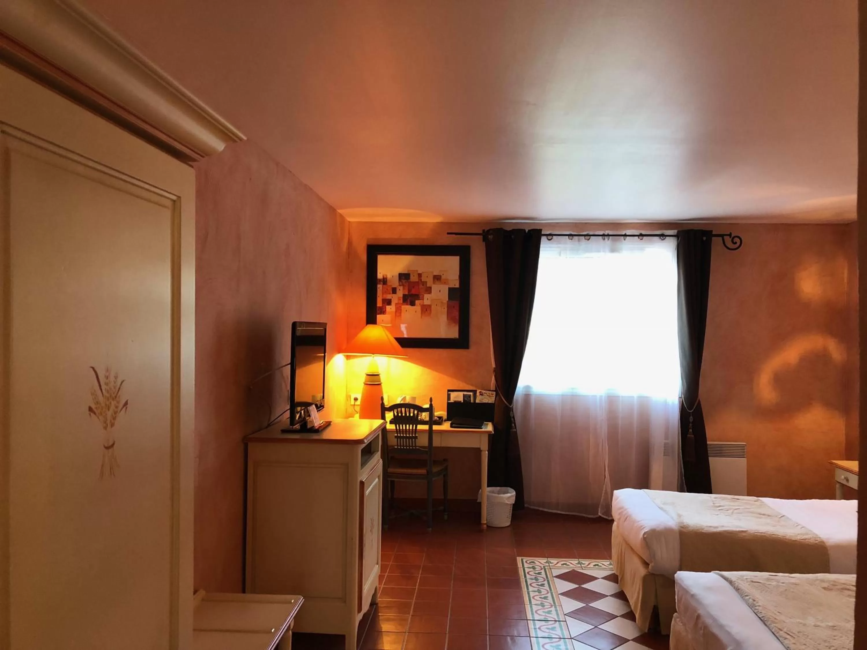 Photo of the whole room, Bed in Hotel Le Cilaos