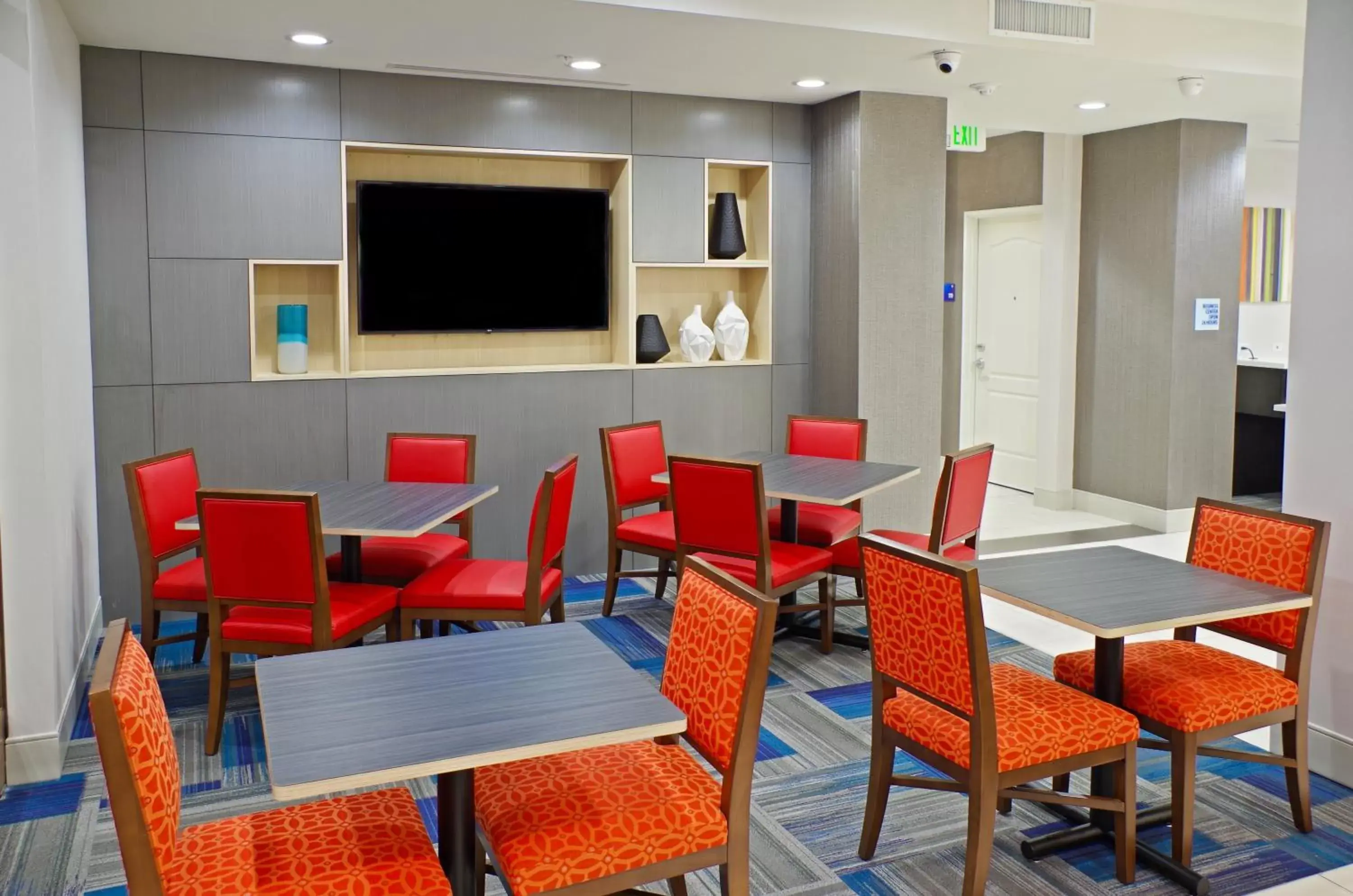 Breakfast, Restaurant/Places to Eat in Holiday Inn Express & Suites - Phoenix North - Scottsdale, an IHG Hotel