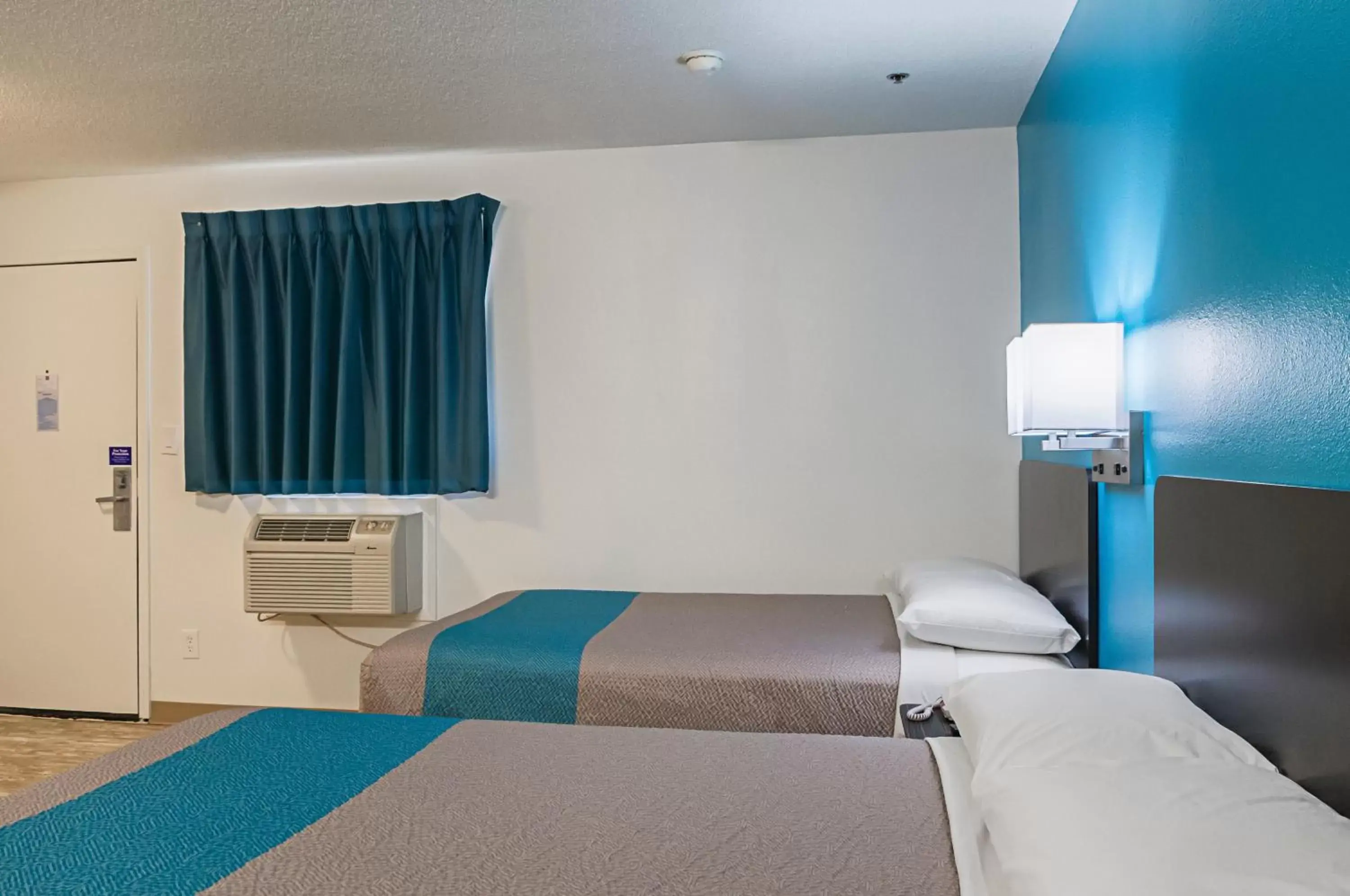 Bedroom, Bed in Motel 6-Bay Saint Louis, MS