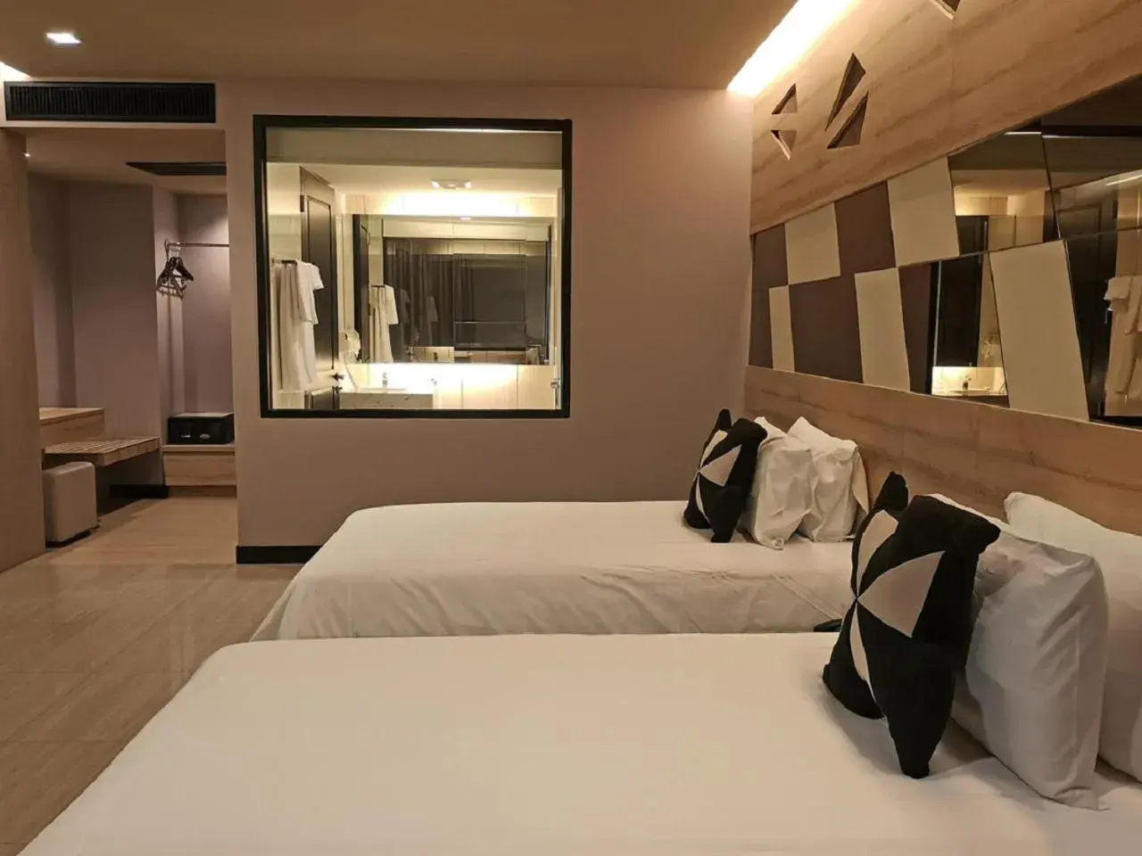 Bedroom, Bed in Tsix5 Phenomenal Hotel Pattaya