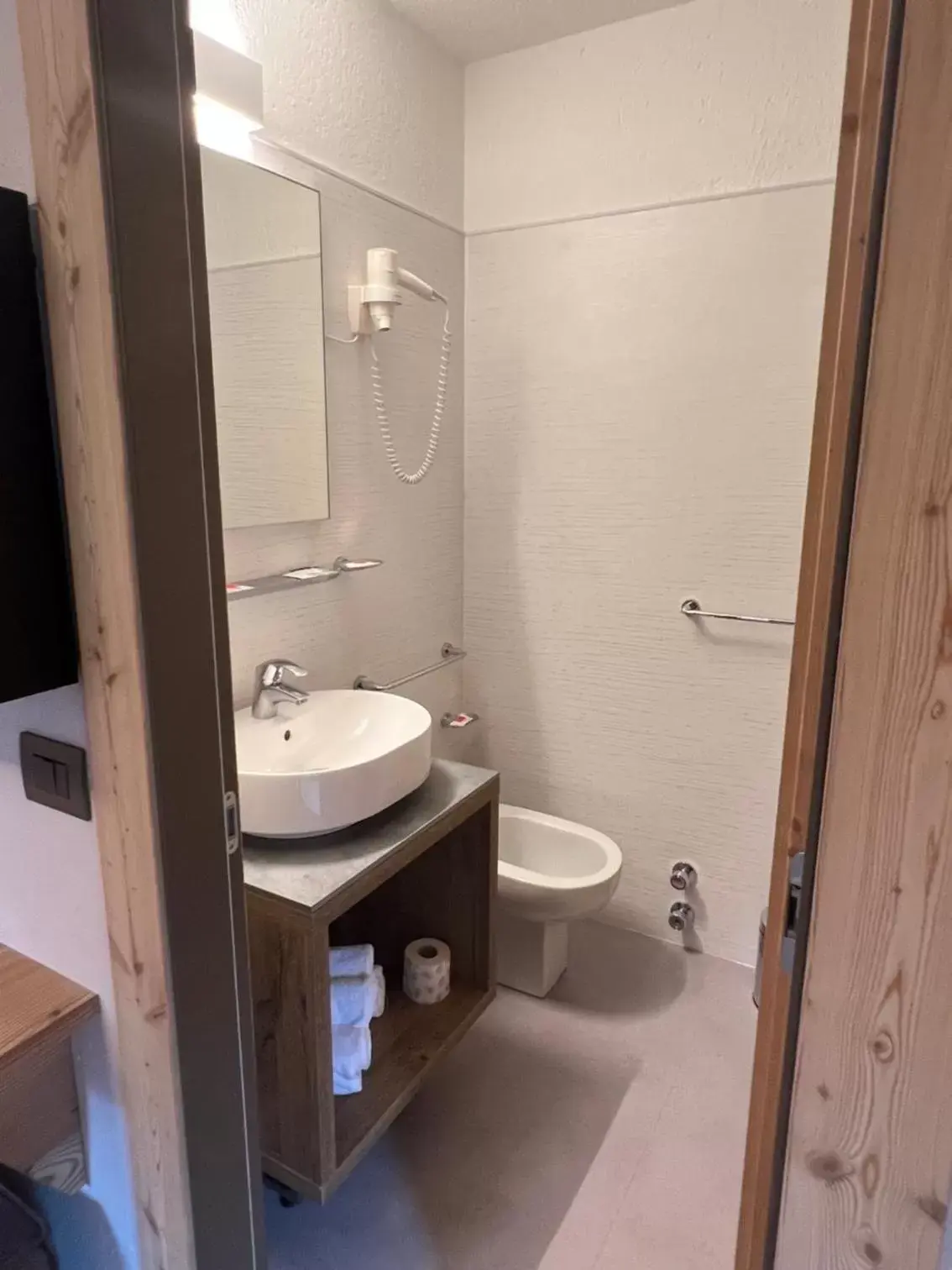 Shower, Bathroom in Hotel Des Glaciers