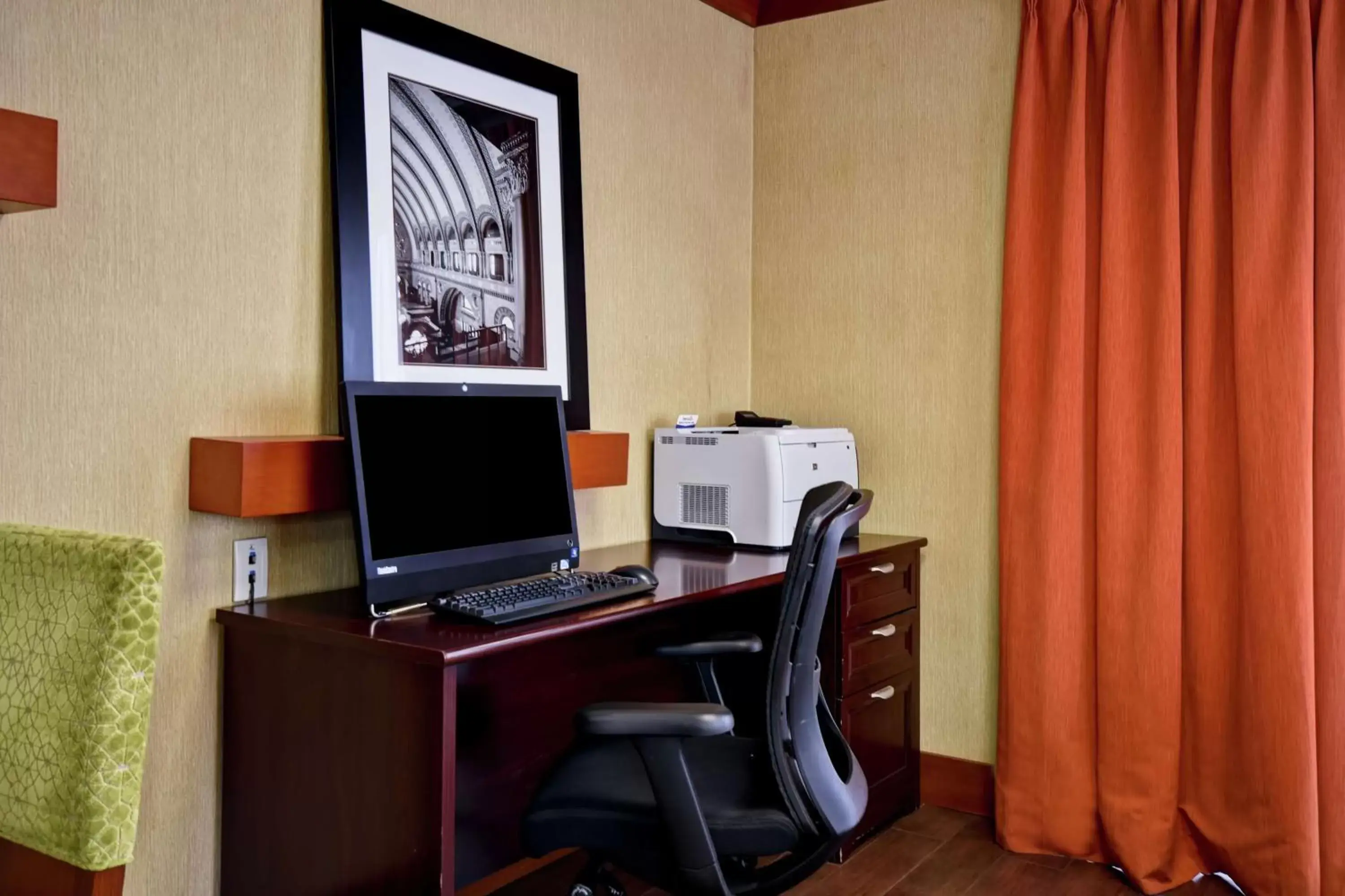 Business facilities in Hampton Inn St. Louis - Westport