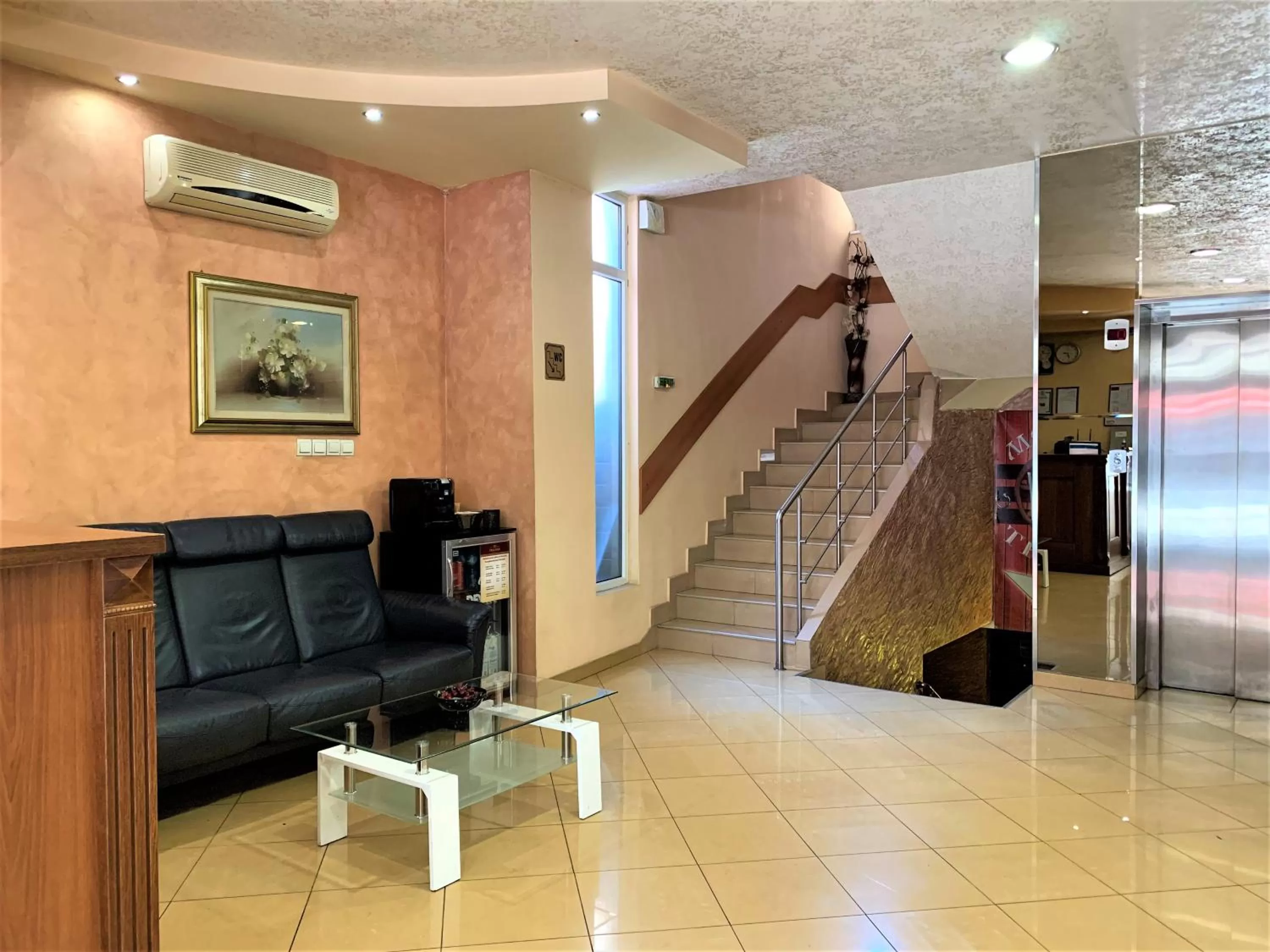 Lobby or reception in Hotel Trayana