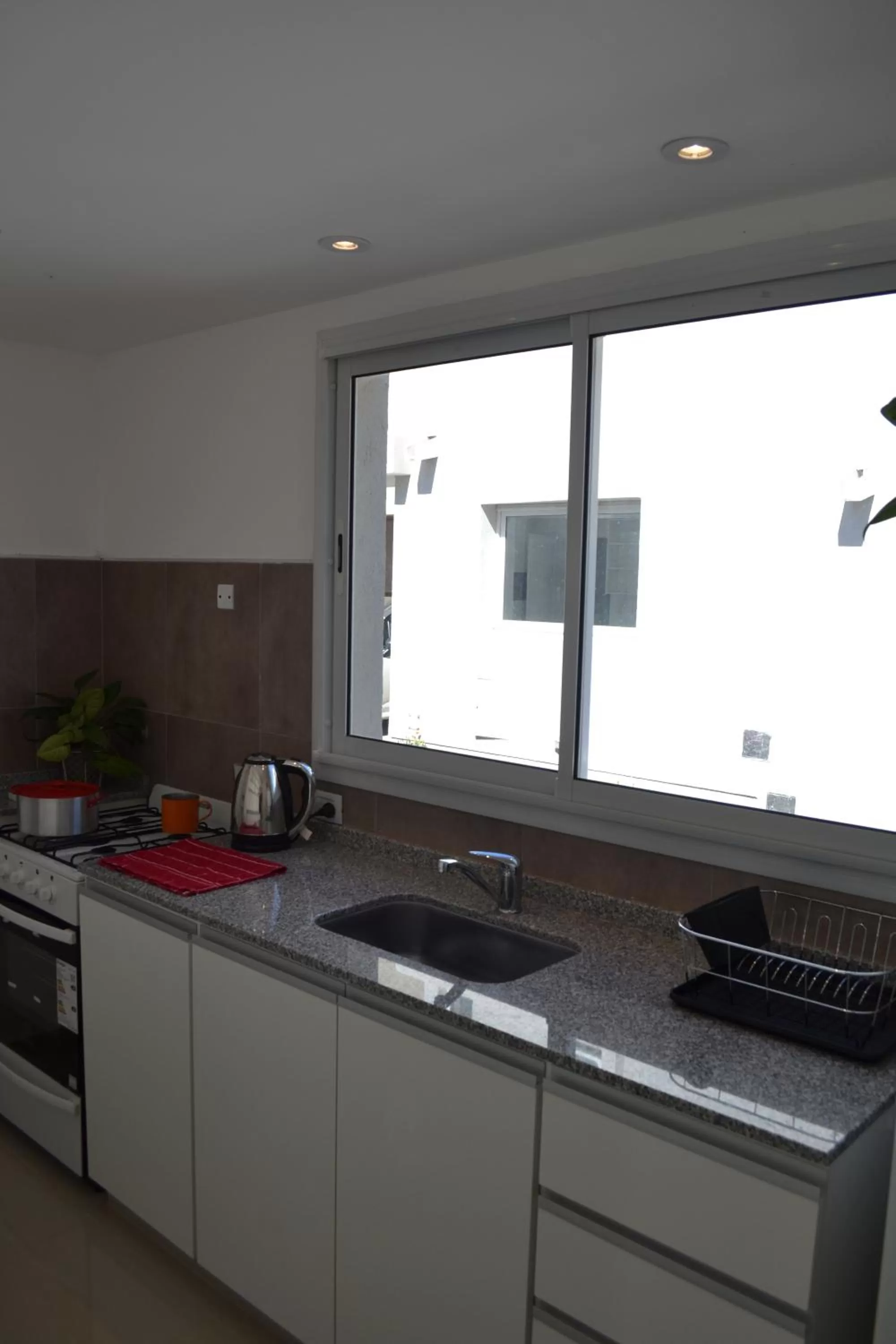 Kitchen/Kitchenette in Apart Porto del Sol by CPH