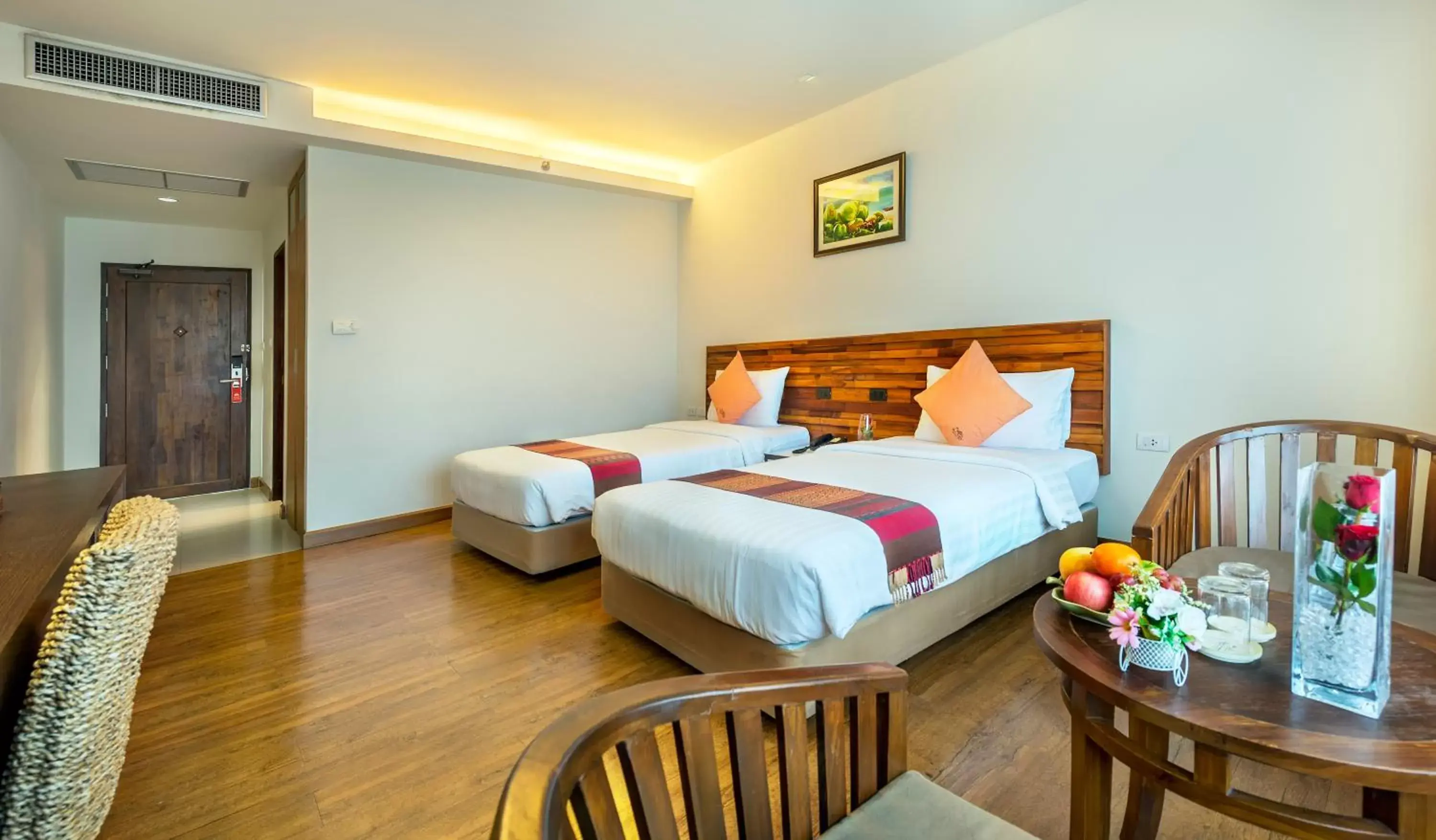 Bed in Buri Sriphu Hotel & Convention Centre