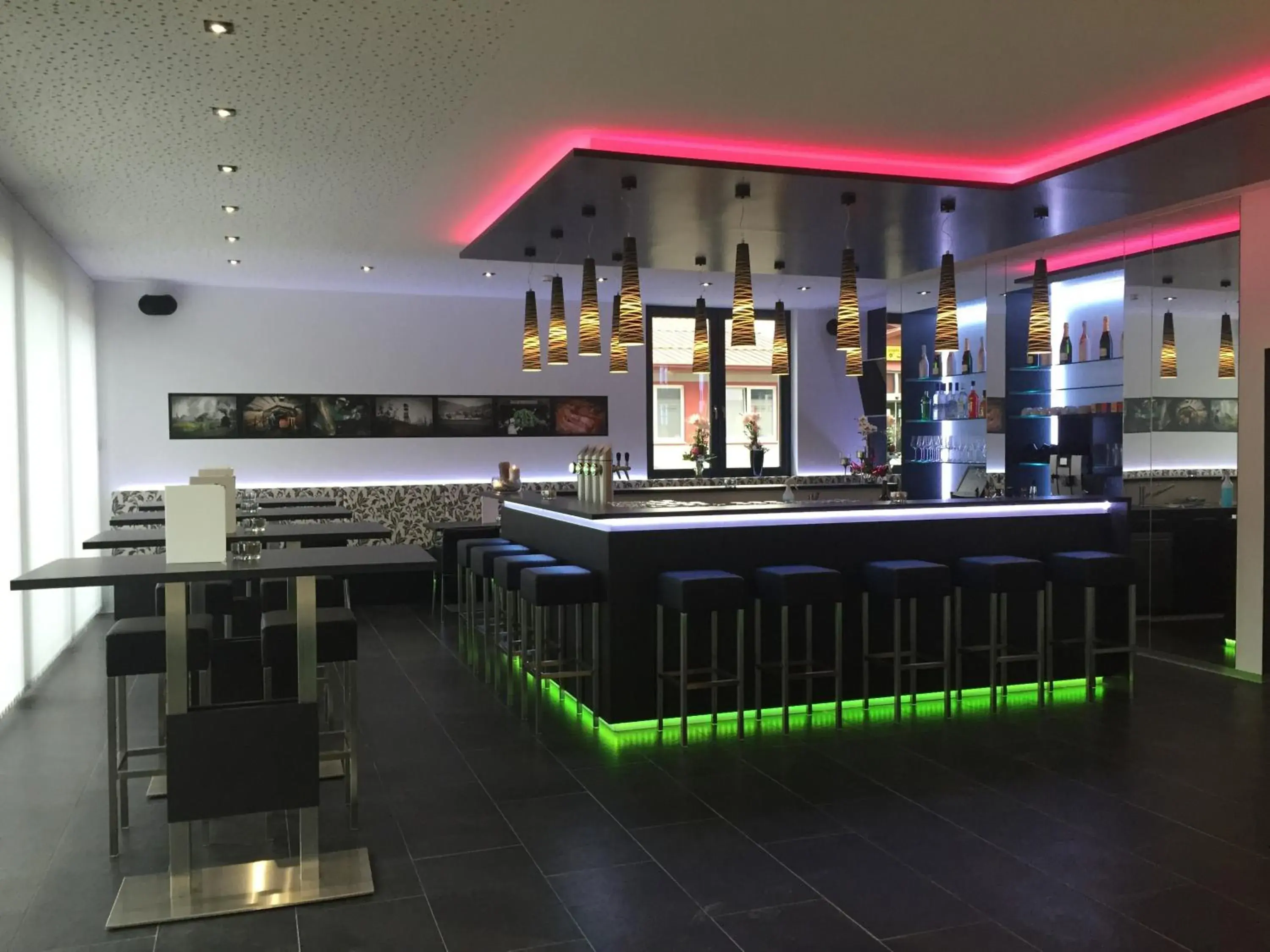 Lounge or bar, Kitchen/Kitchenette in Hotel Fohnsdorf