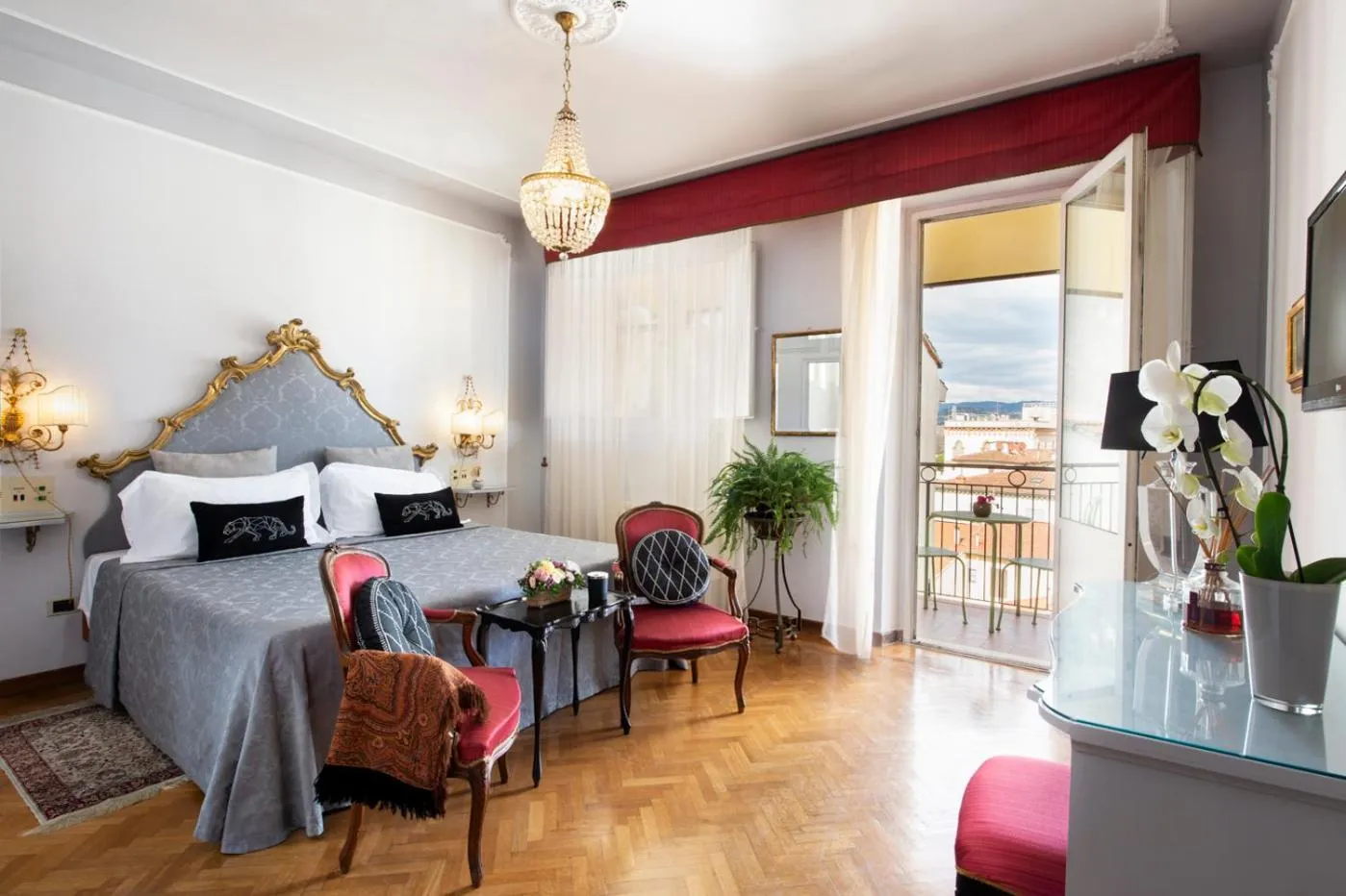 Garden view, Bed in Hotel Principe