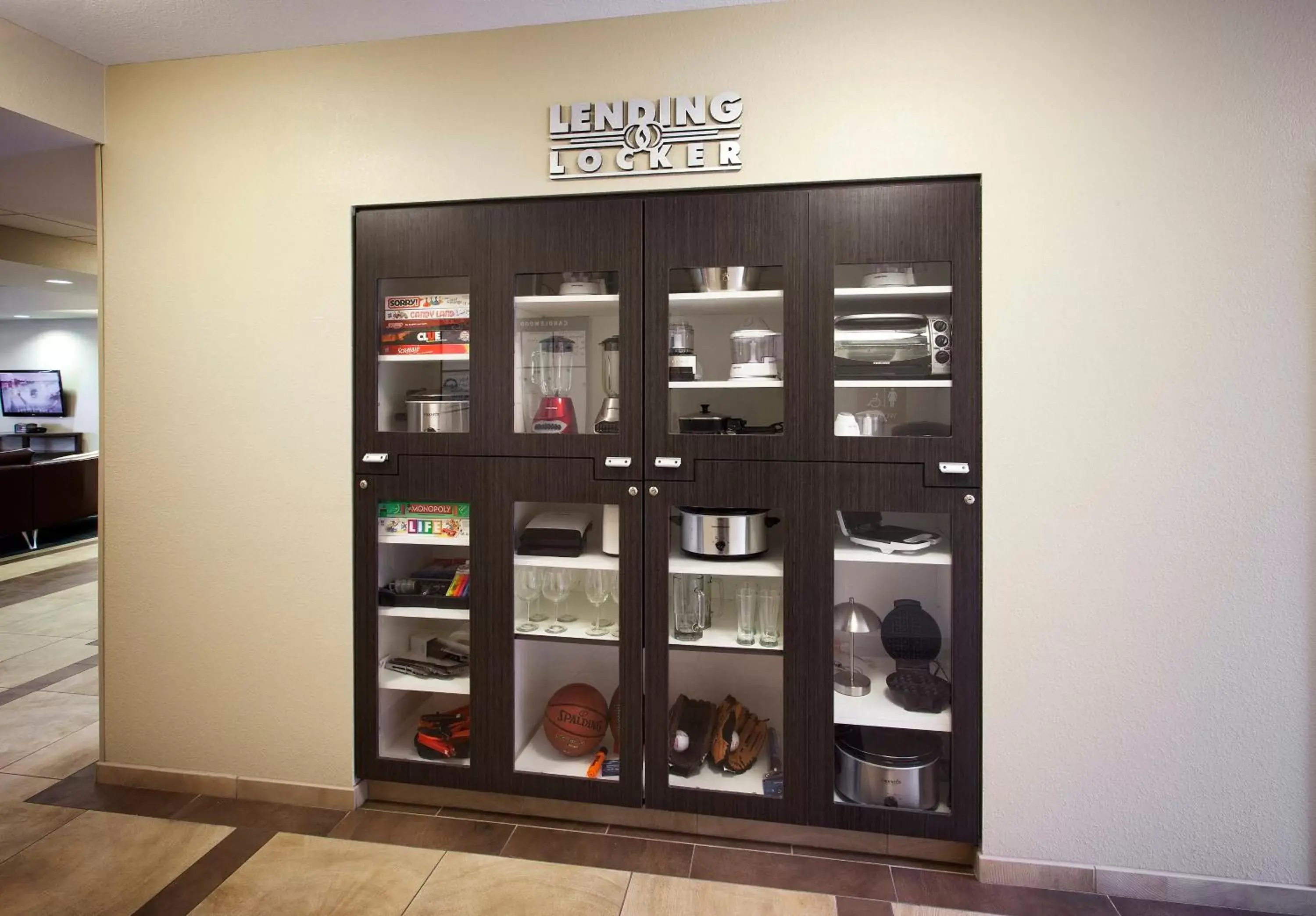 Decorative detail in Candlewood Suites - Lake Charles South, an IHG Hotel