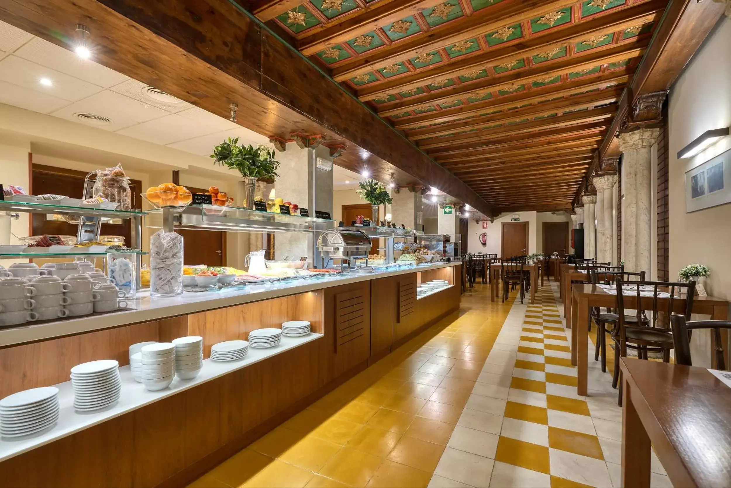 Buffet breakfast, Restaurant/Places to Eat in Hotel Murillo
