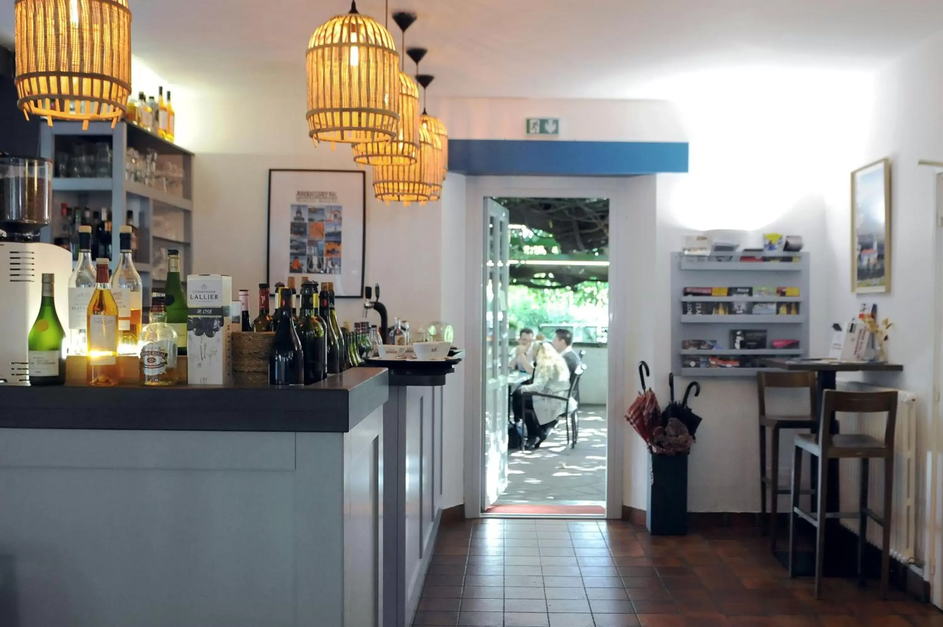 Lounge or bar in Logis Hôtel du Chêne Lounge or bar in Logis Hôtel du Chêne