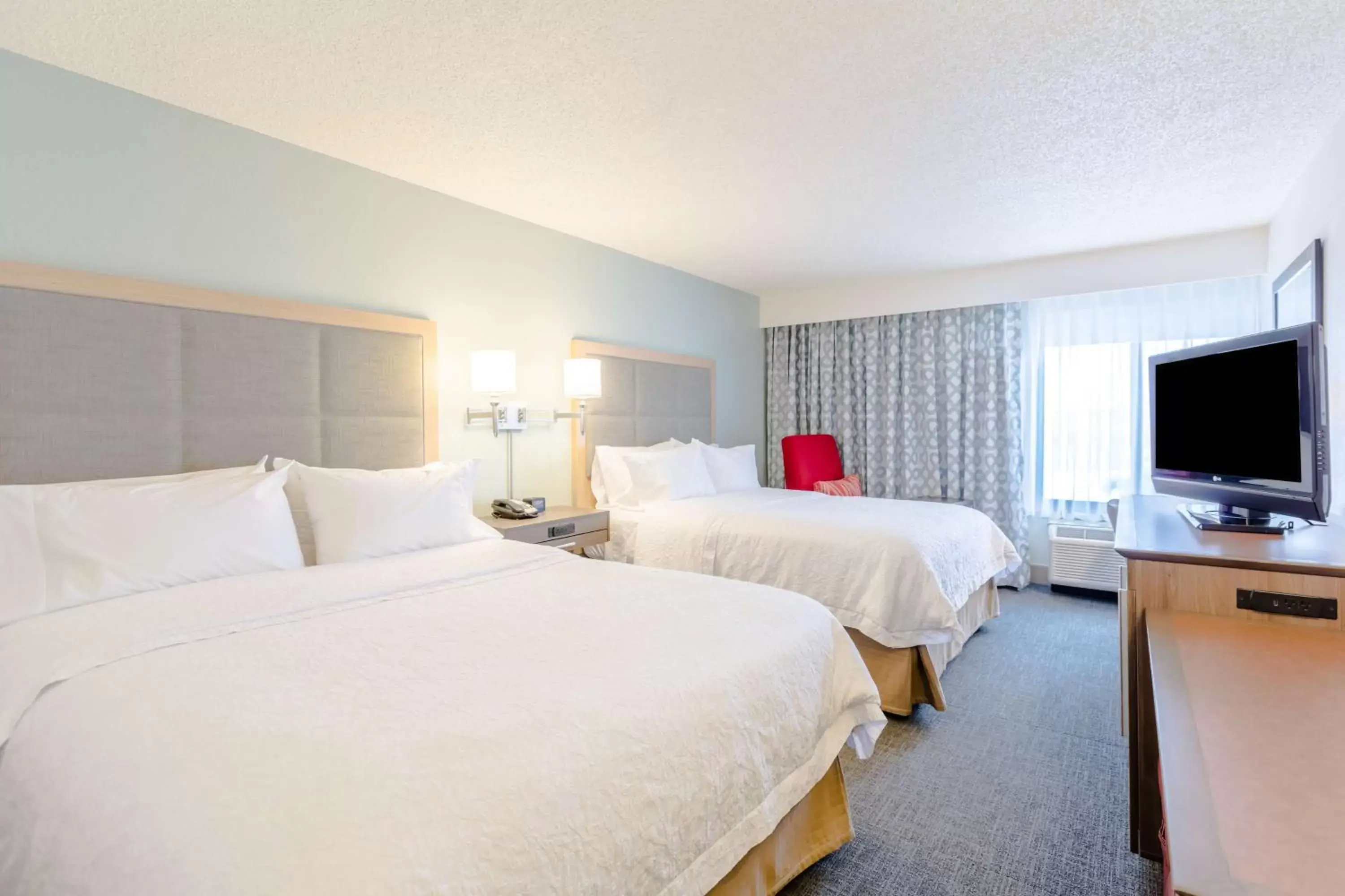 Bed in Hampton Inn Rochester Bed in Hampton Inn Rochester