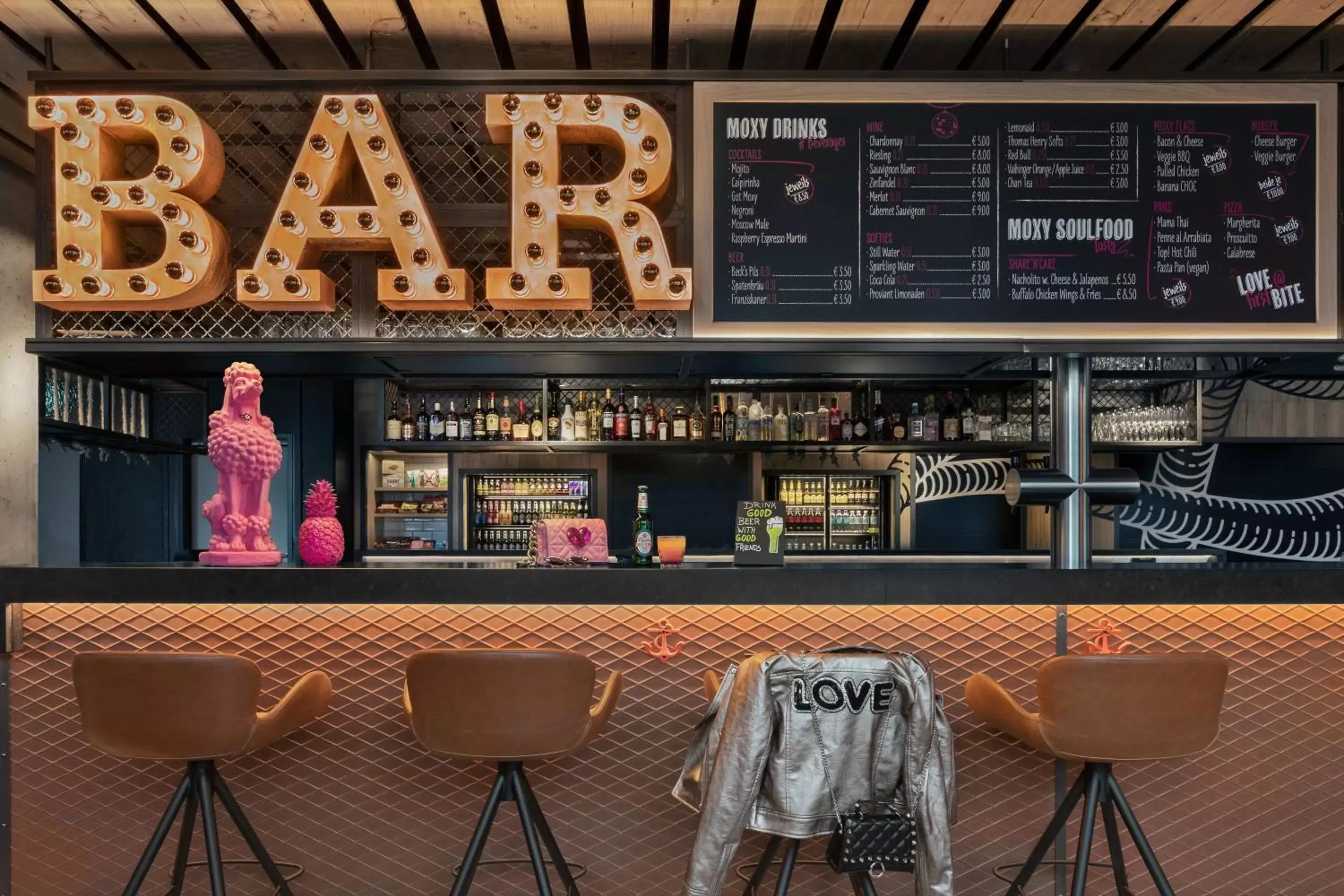 Restaurant/places to eat, Lounge/Bar in Moxy Bremen