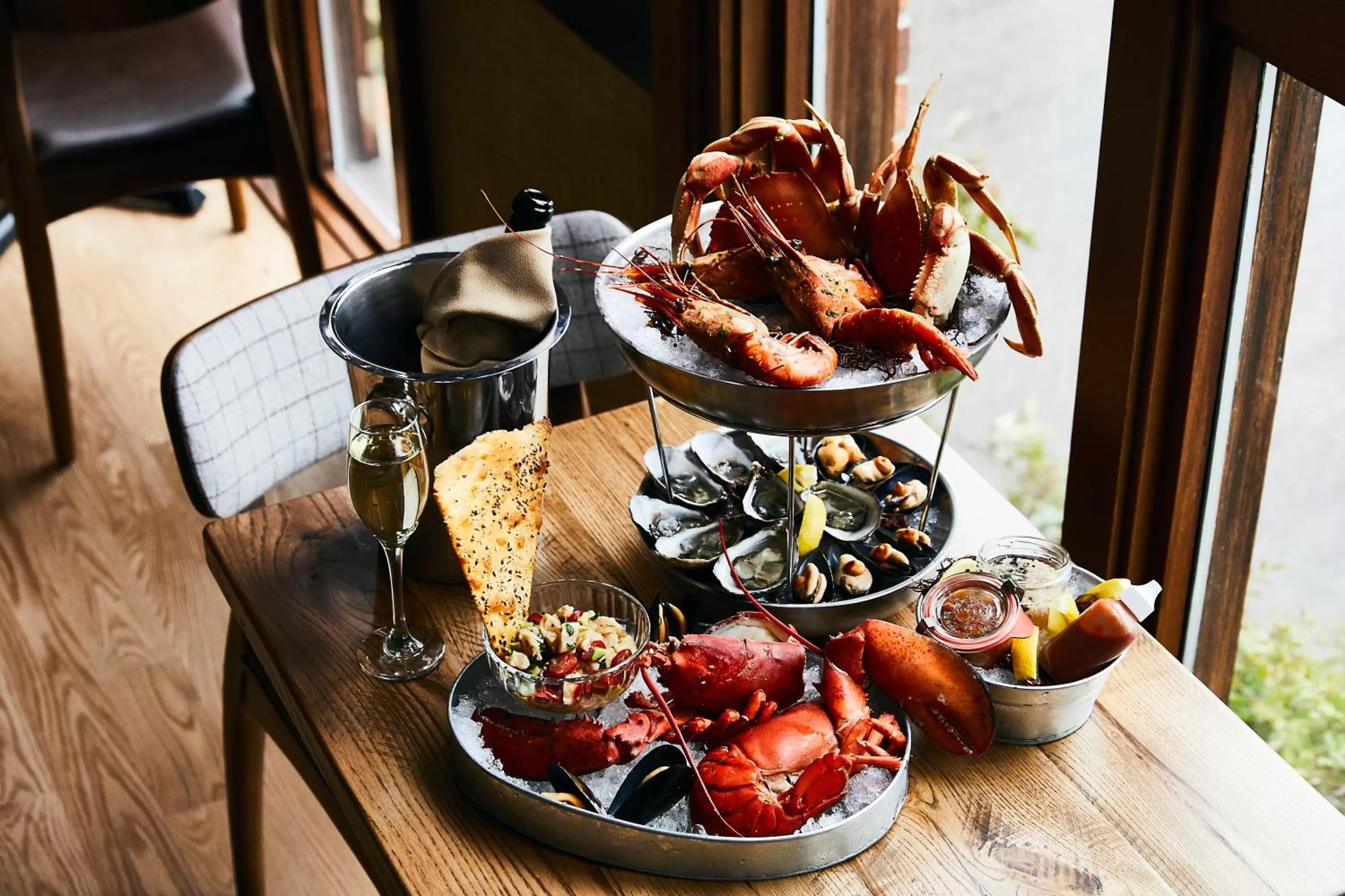 Restaurant/places to eat in Kimpton Riverplace Hotel by IHG