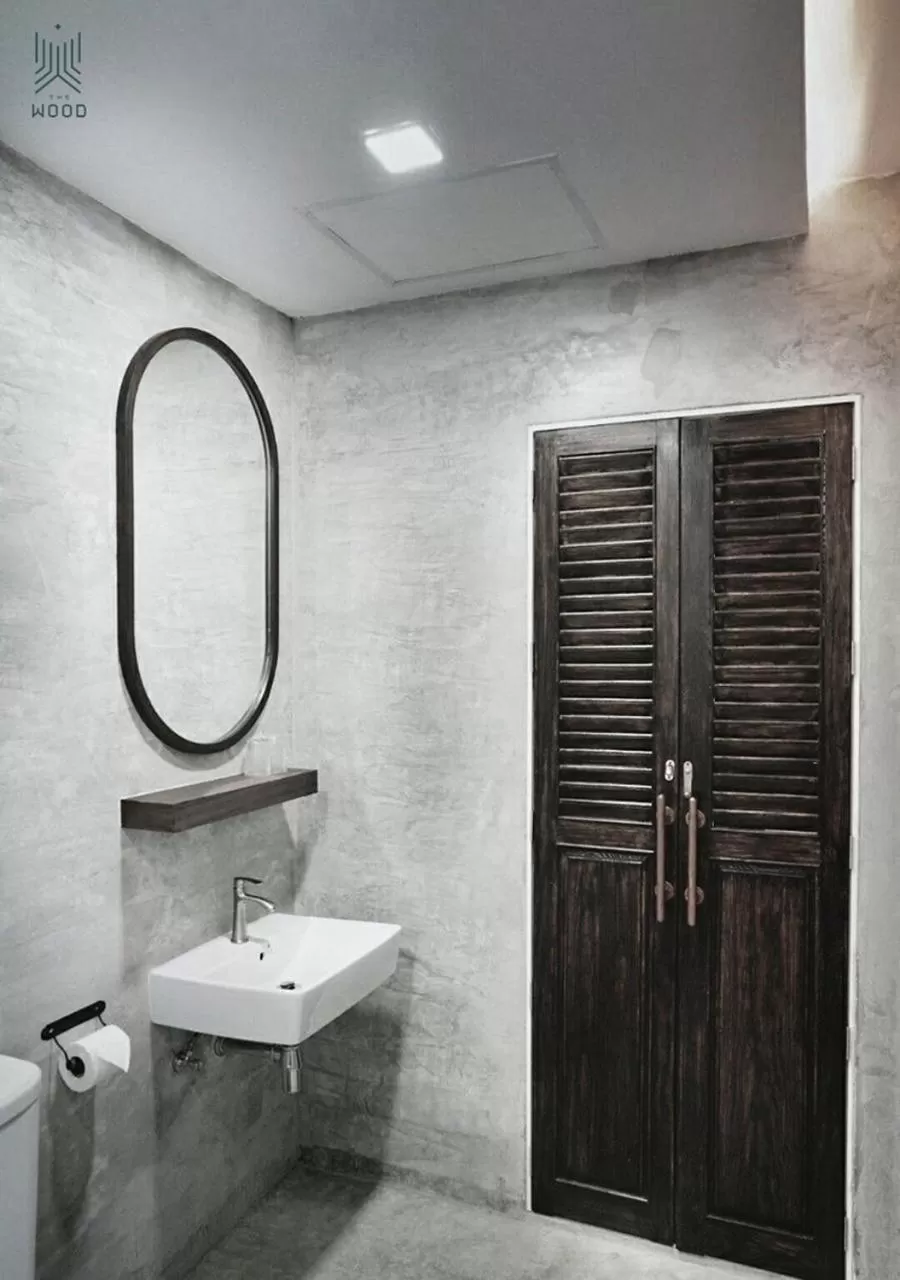 Bathroom in THE WOOD