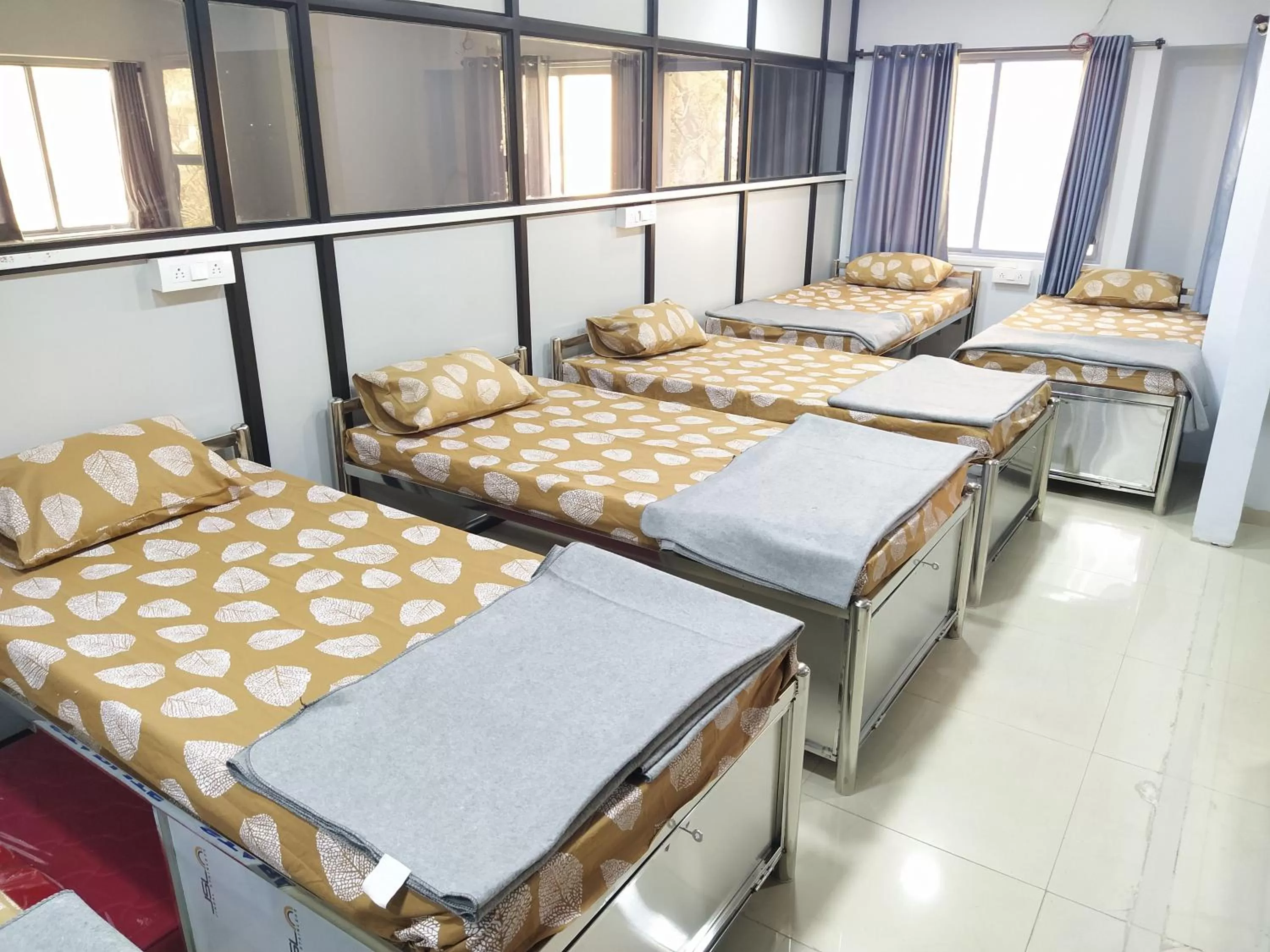 Bed in Shiv Sai Dormitory