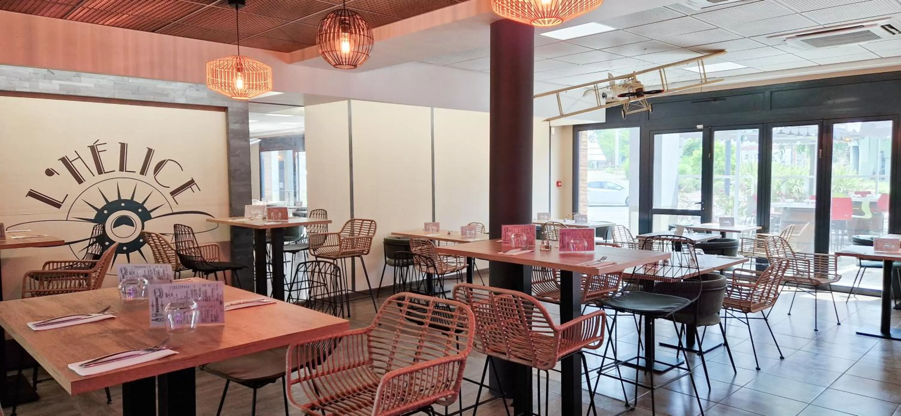 Restaurant/places to eat in Clarion Aparthotel Toulouse Blagnac Airport