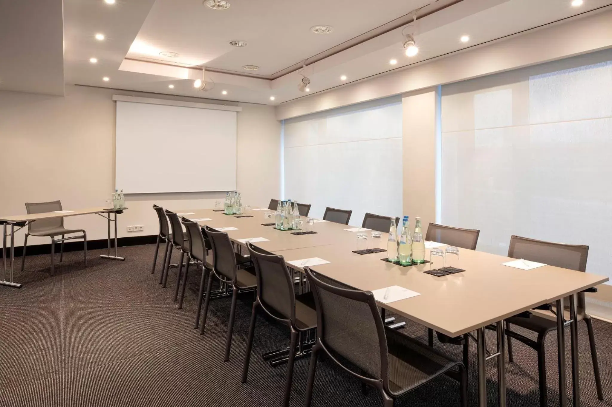 Meeting/conference room in Holiday Inn Munich - Leuchtenbergring, an IHG Hotel