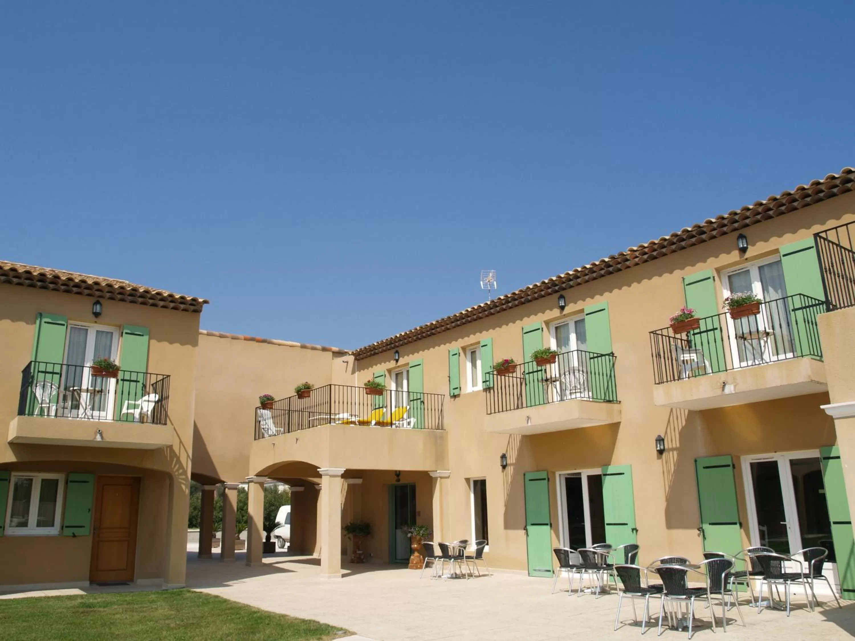 Facade/entrance in Hotel Terriciaë aux portes de Maussane les Alpilles