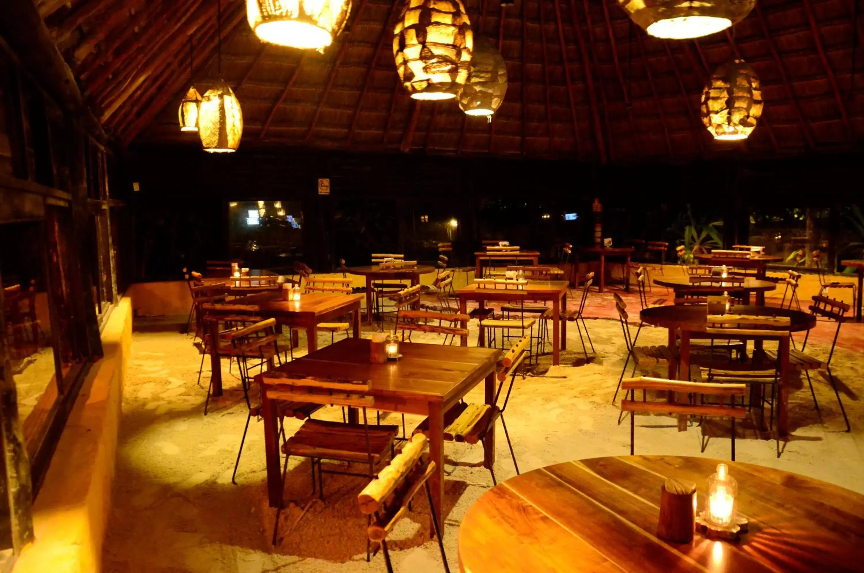 Restaurant/Places to Eat in Hotel Poc Na Tulum