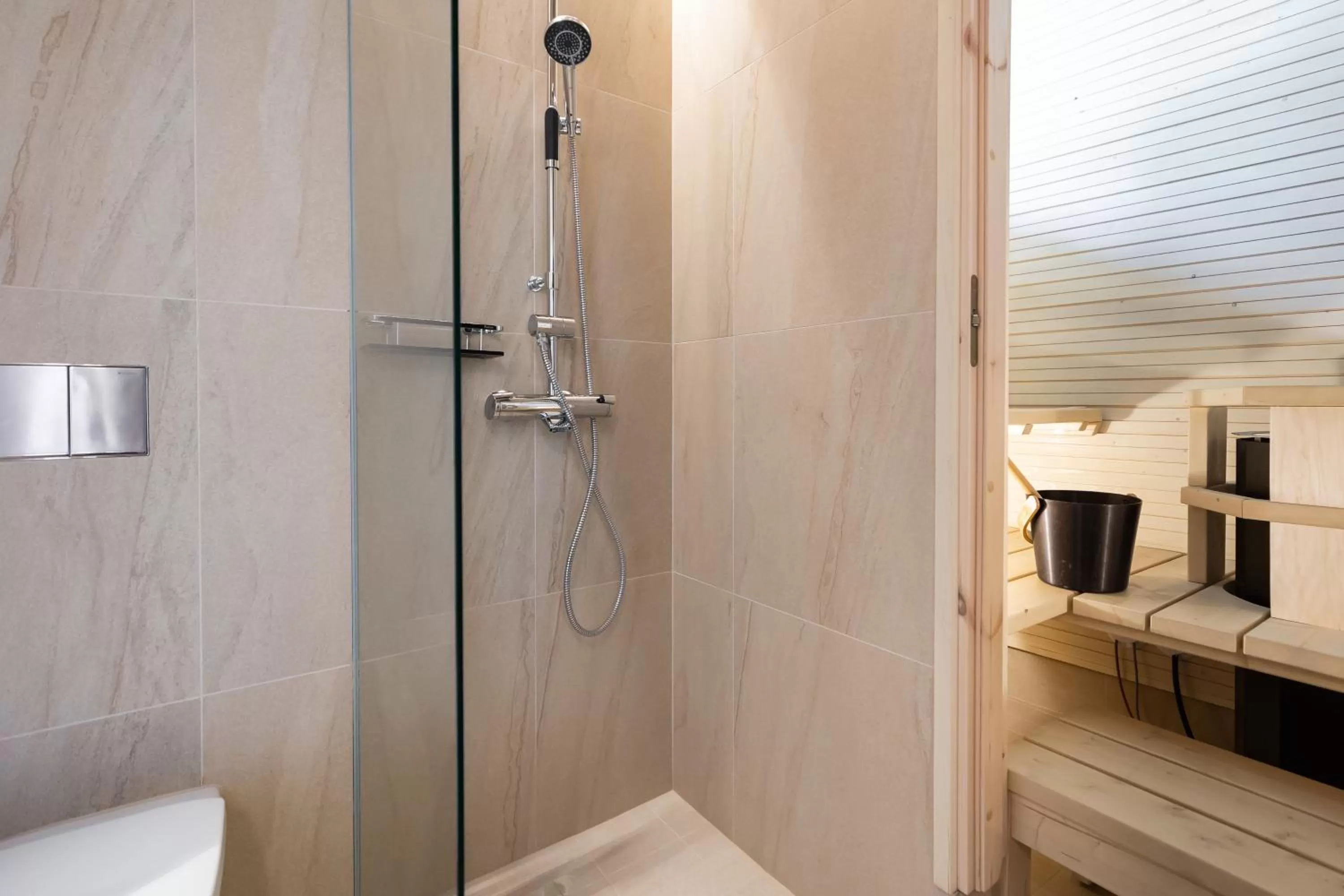 Shower in Nova Skyland Hotel