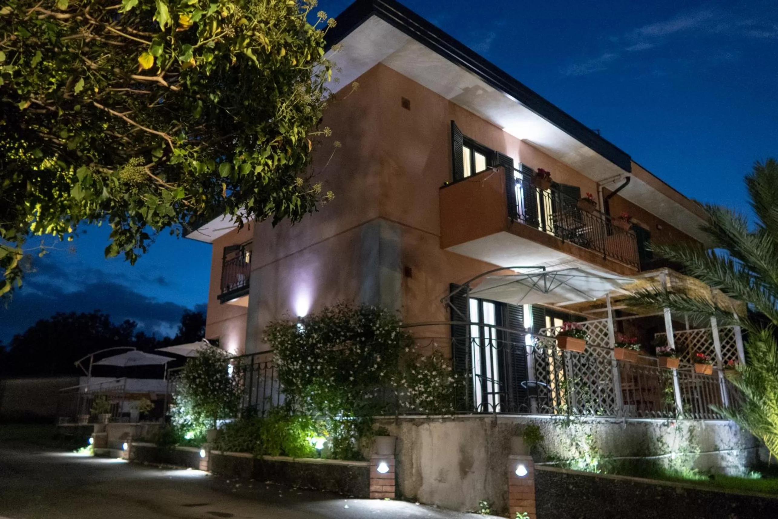 Property building in UP&B Rooms Catania