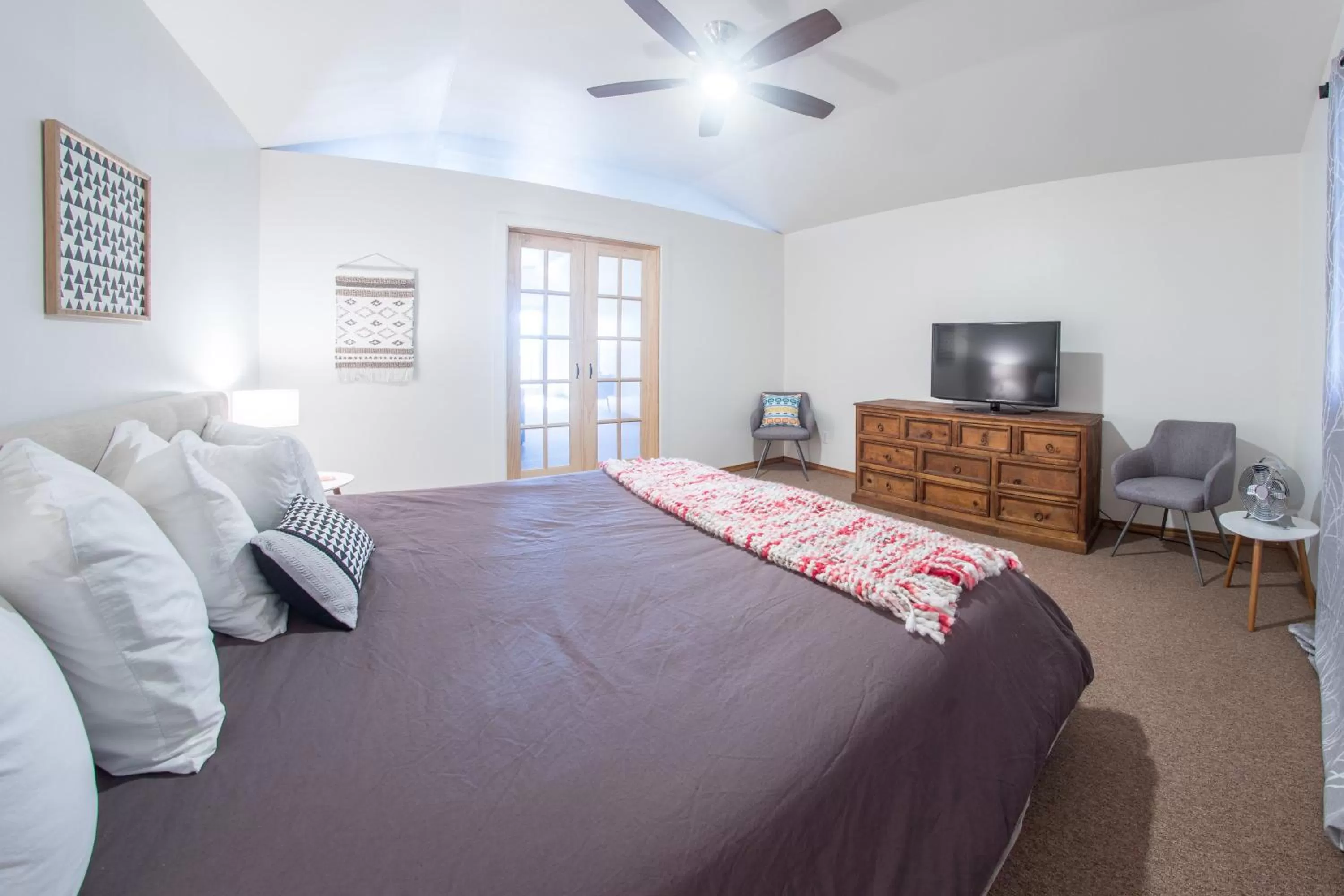 Bed in Monarch Motel