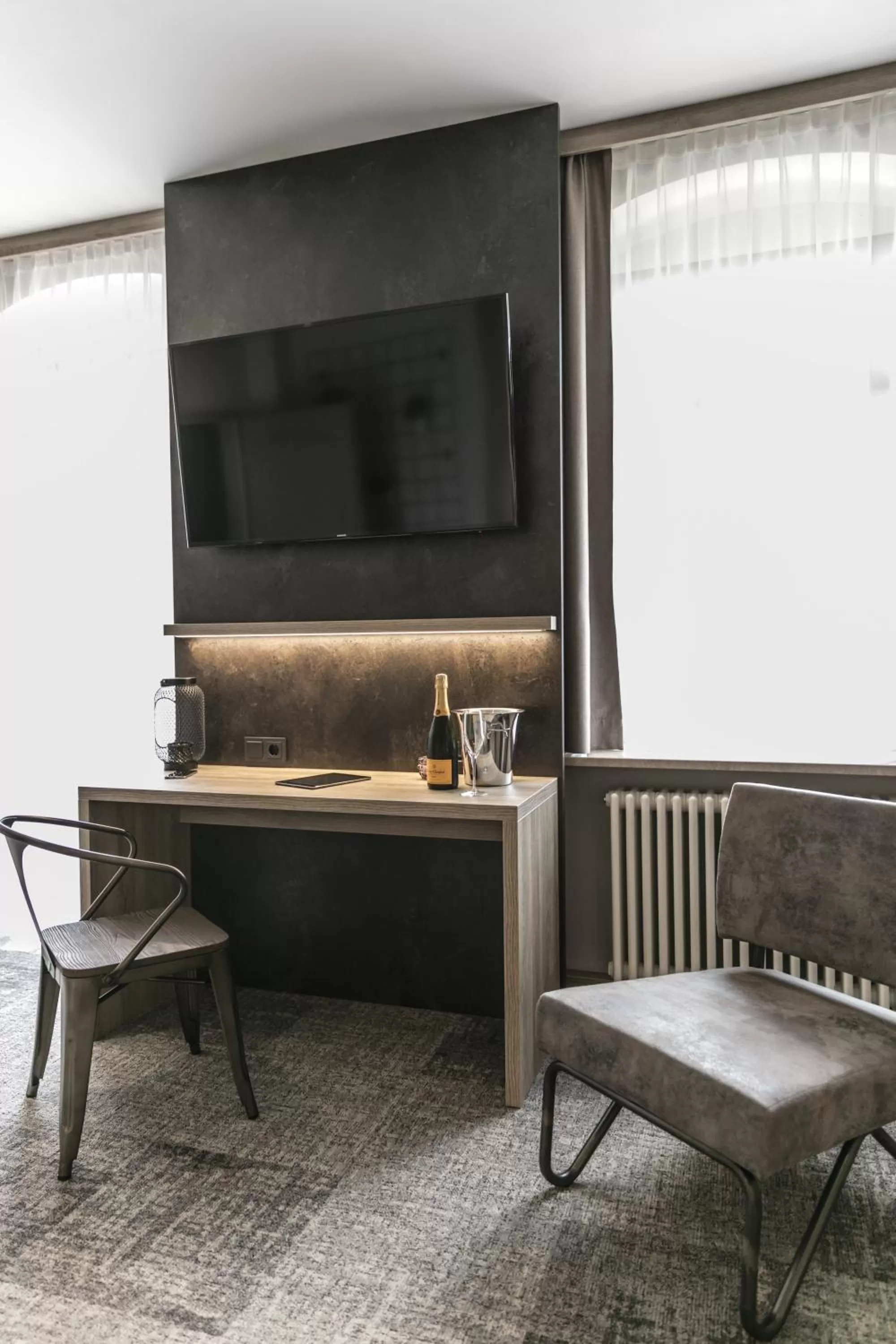 TV and multimedia in alexxanders Hotel & Boardinghouse, Restaurant