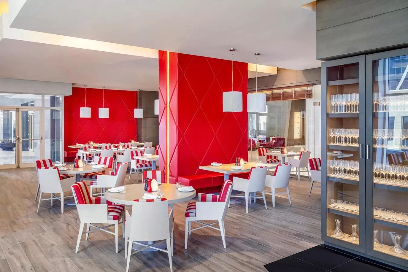 Restaurant/places to eat in Pullman Doha West Bay