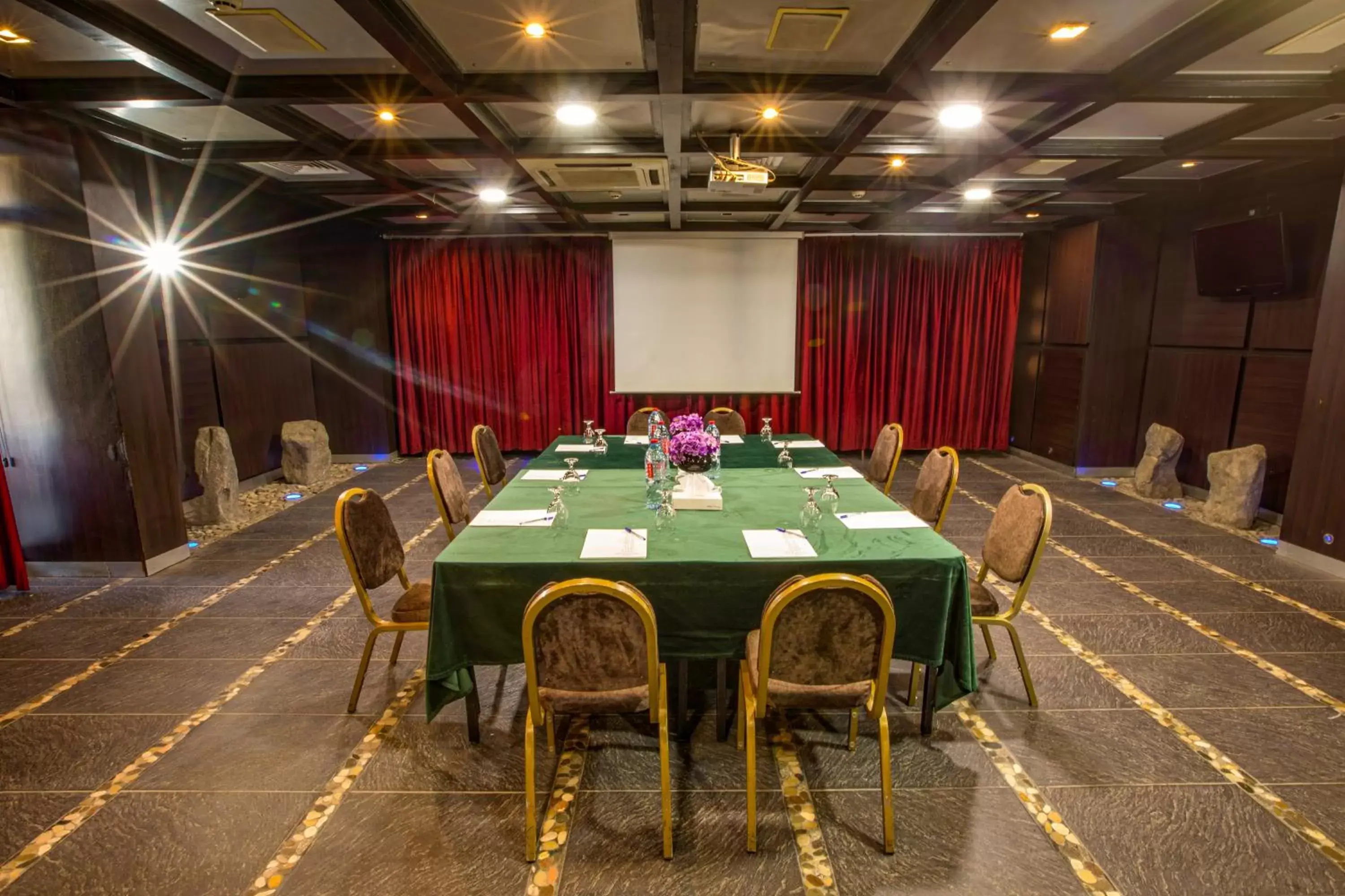 Business facilities in Century Park Hotel