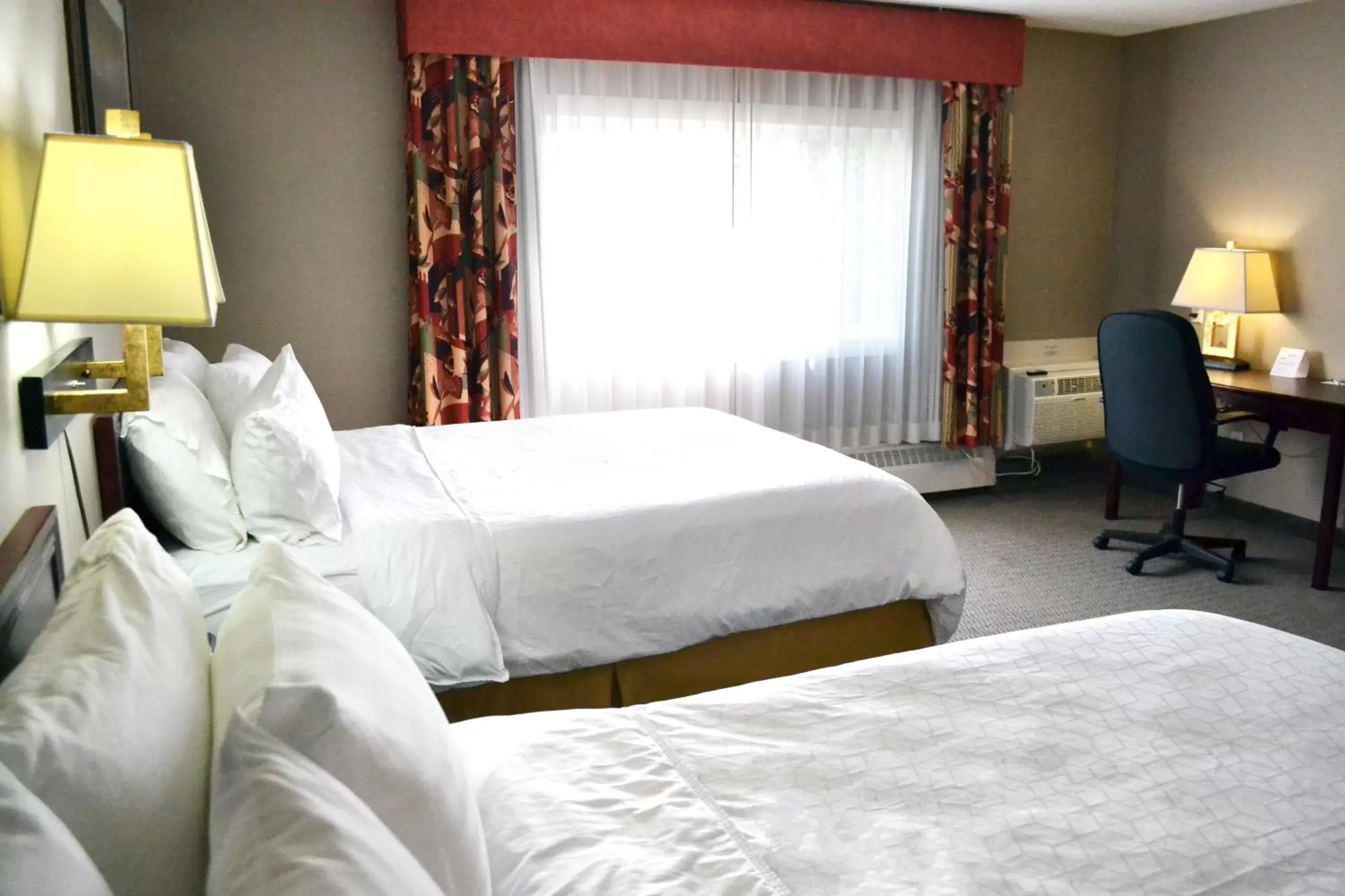 Photo of the whole room, Bed in Holiday Inn Express Red Deer, an IHG Hotel