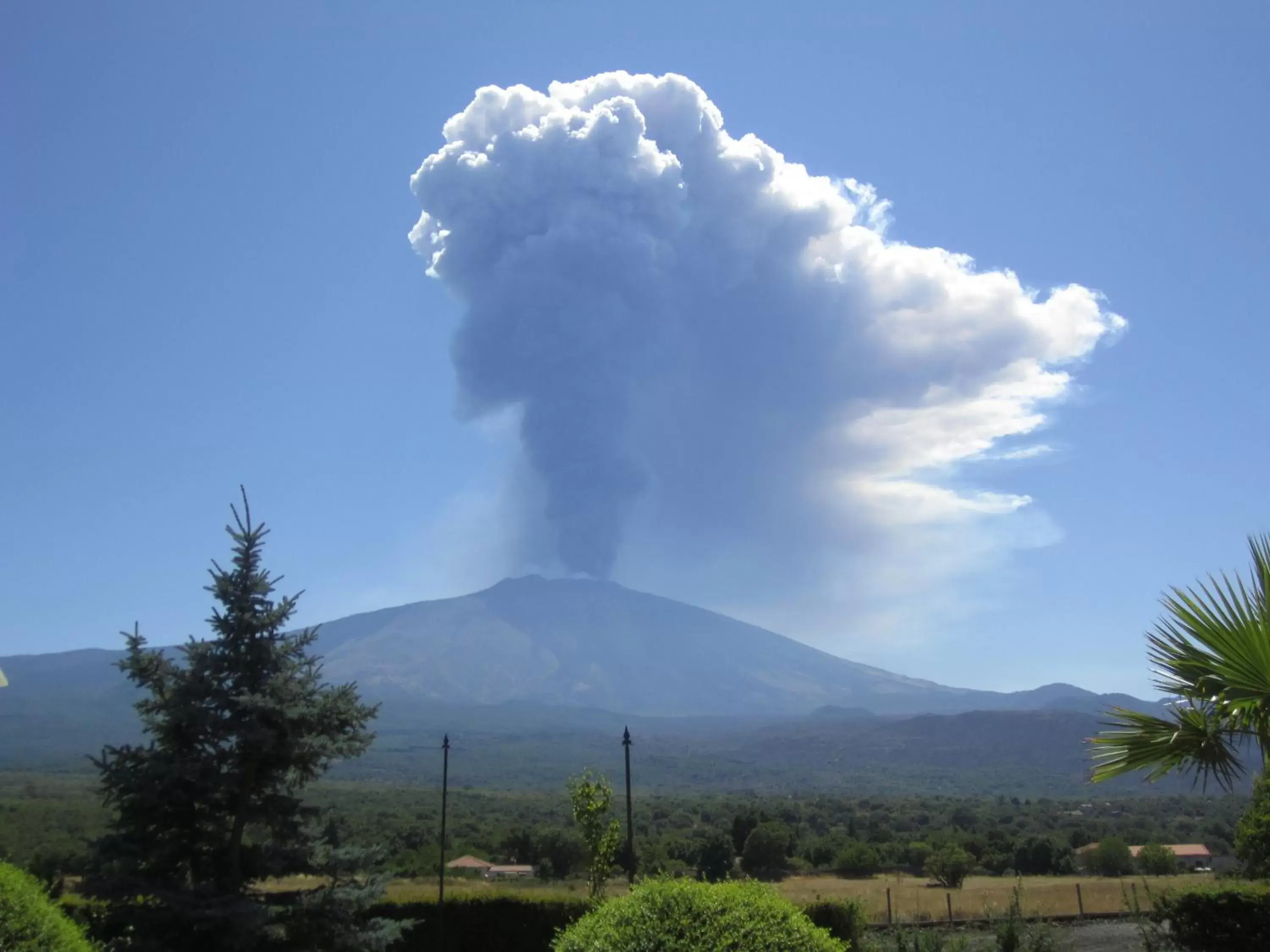 Nearby landmark, Mountain View in La Fucina di Vulcano