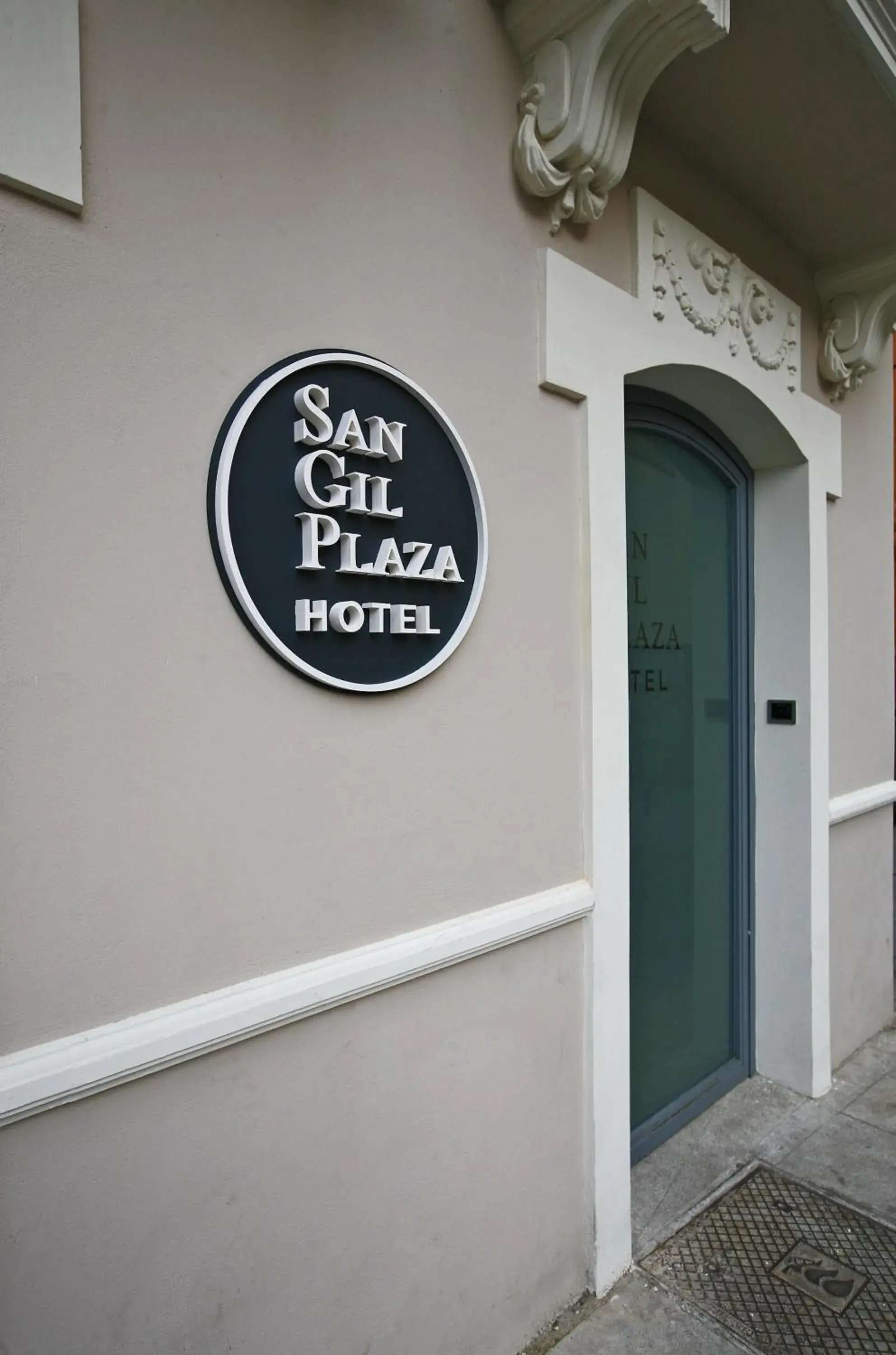 Facade/entrance in San Gil Plaza Hotel