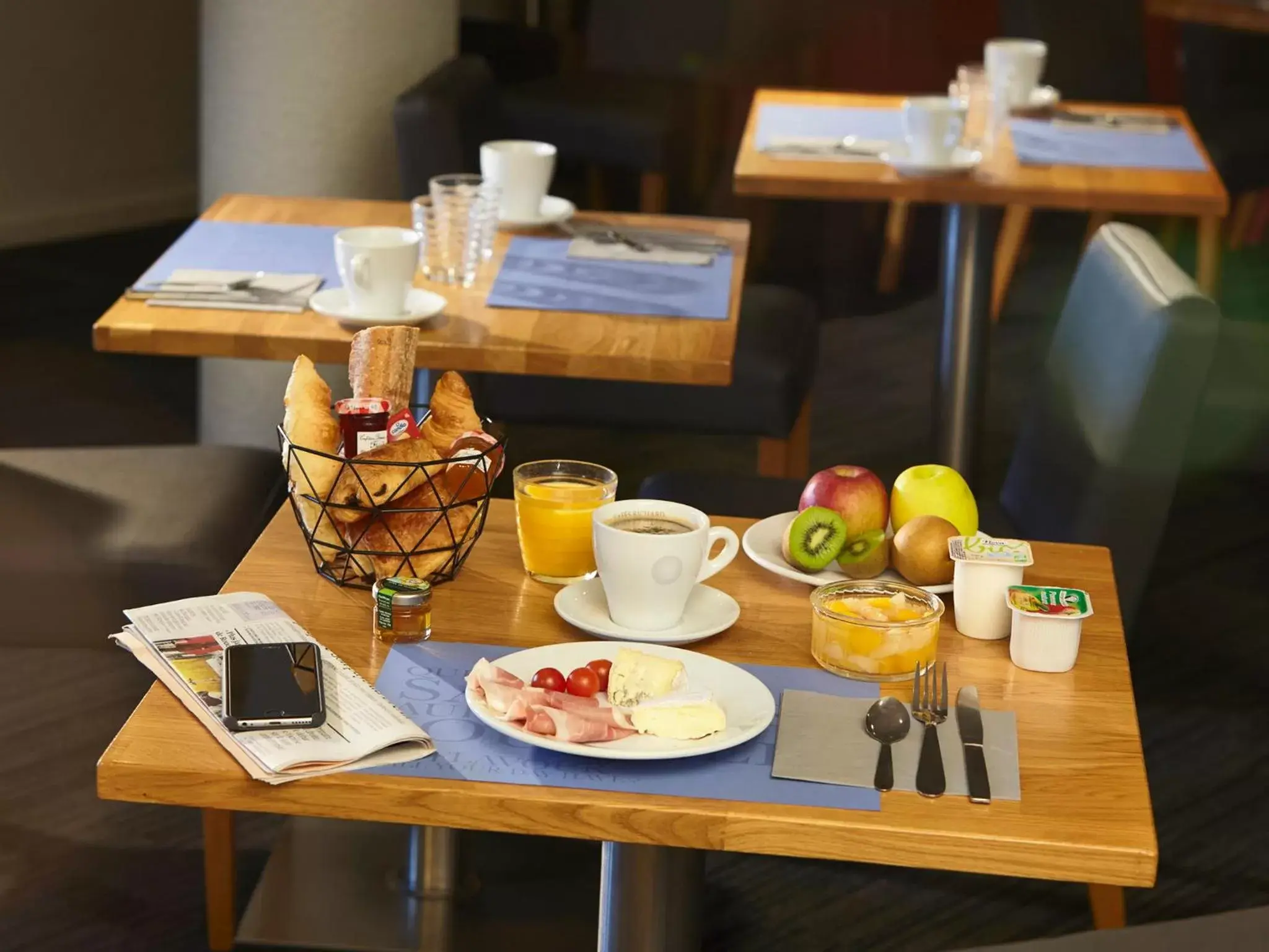 Restaurant/places to eat in Kyriad Hôtel Orly Aéroport - Athis Mons Restaurant/places to eat in Kyriad Hôtel Orly Aéroport - Athis Mons