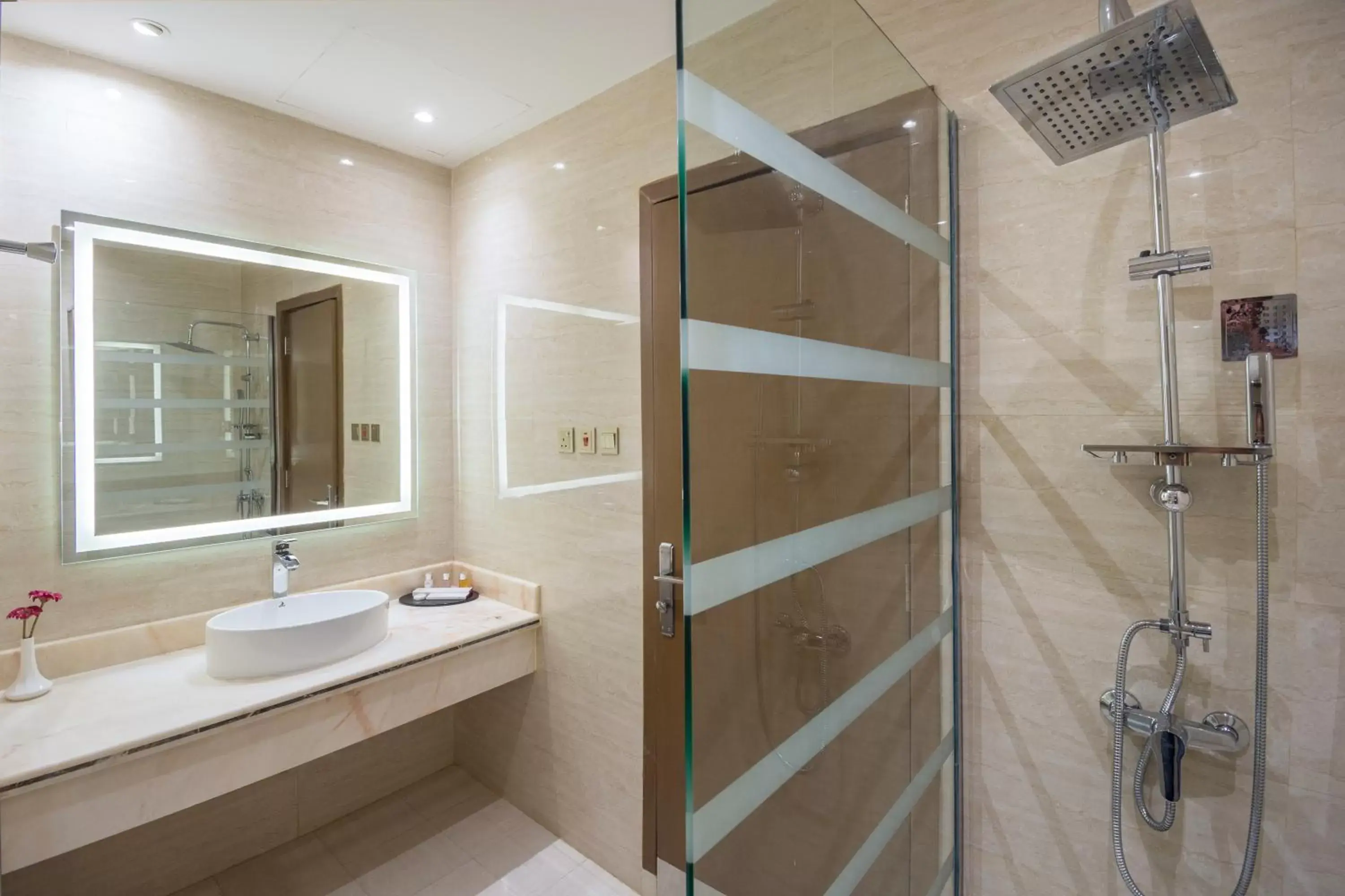 Shower, Bathroom in Boudl Al Fayhaa